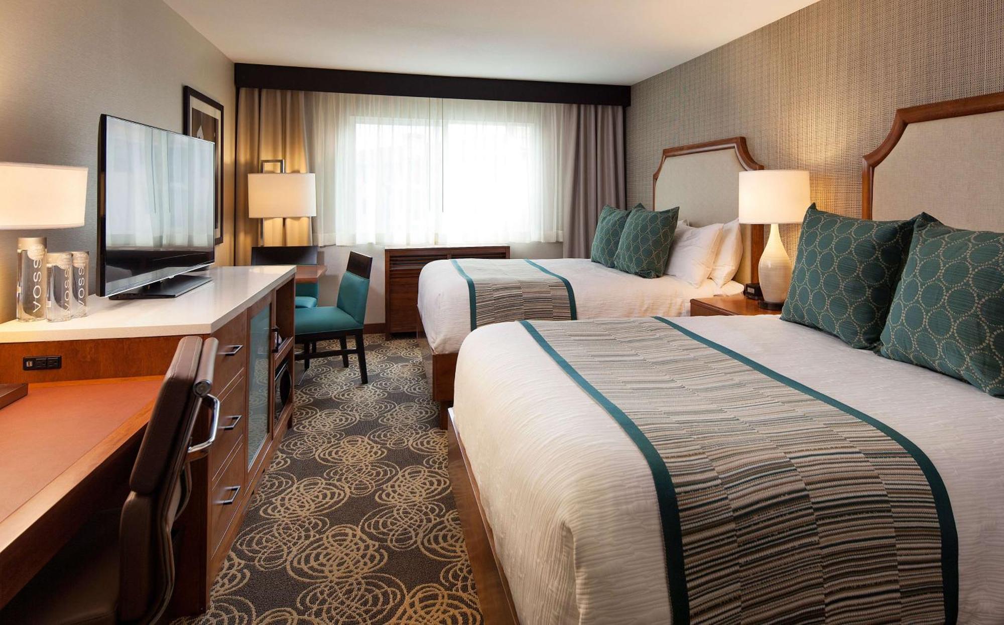 Queen Room Two Queen Beds Marina View,1557069622:JPEG