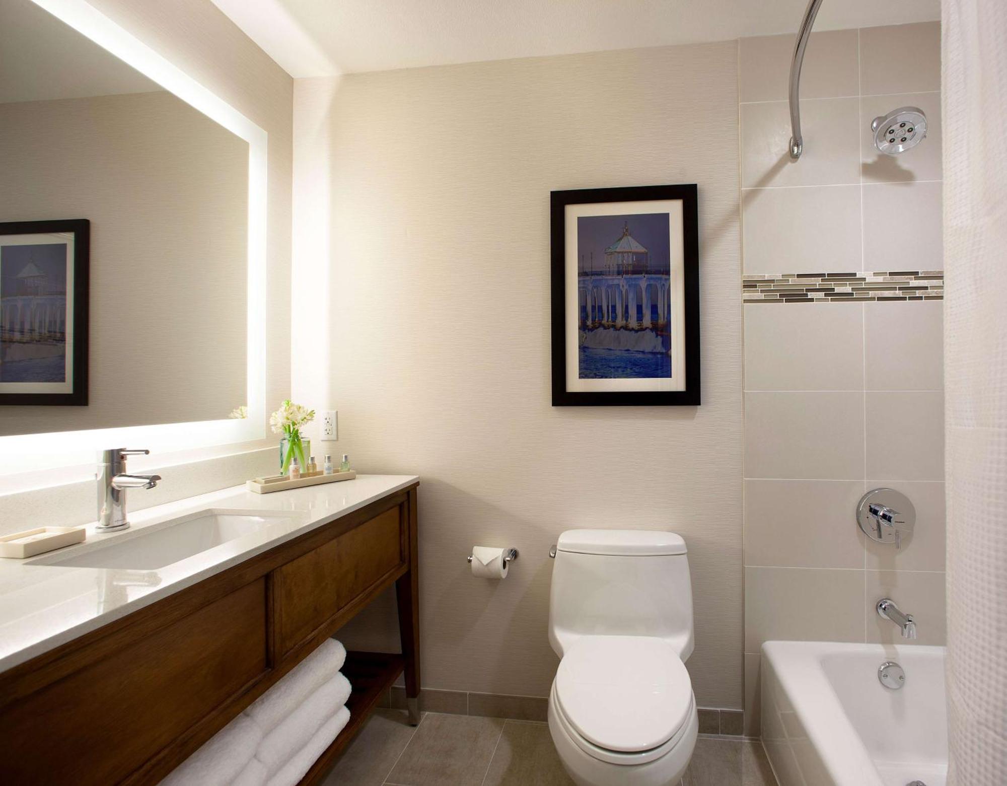 King Room,1557069646:JPEG