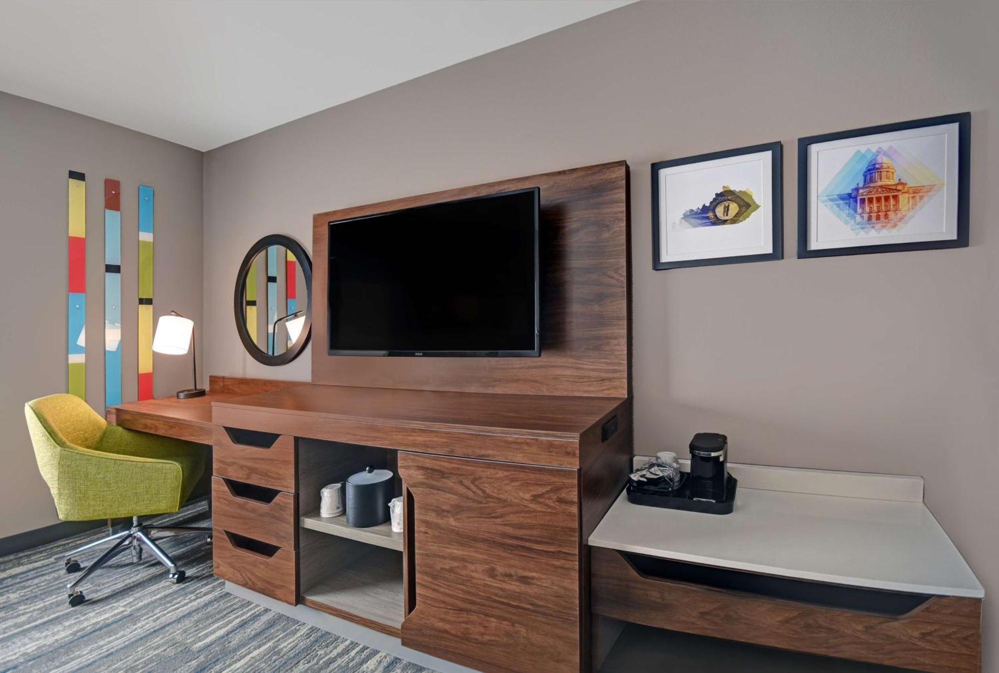 Queen Room with Two Queen Beds - Mobility and Hearing Access/Non-Smoking