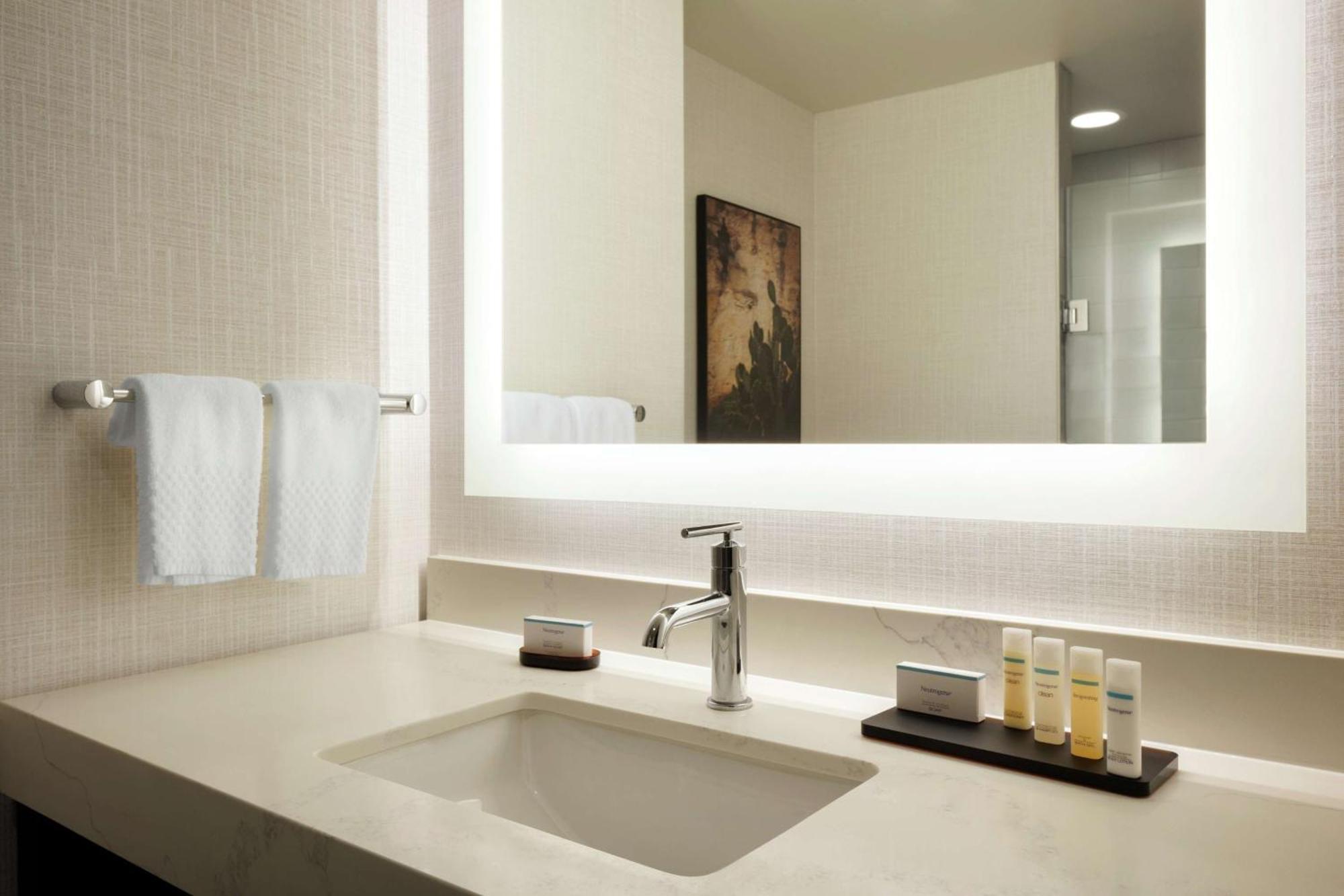 King Studio Suite
