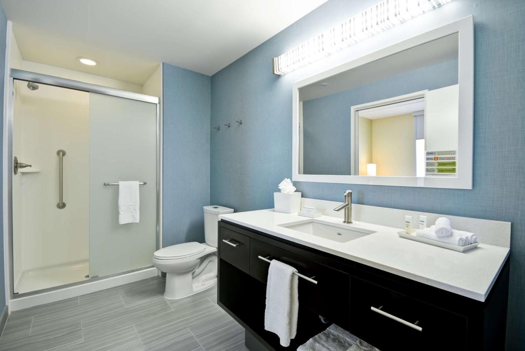 One-Bedroom King Suite - Non-Smoking