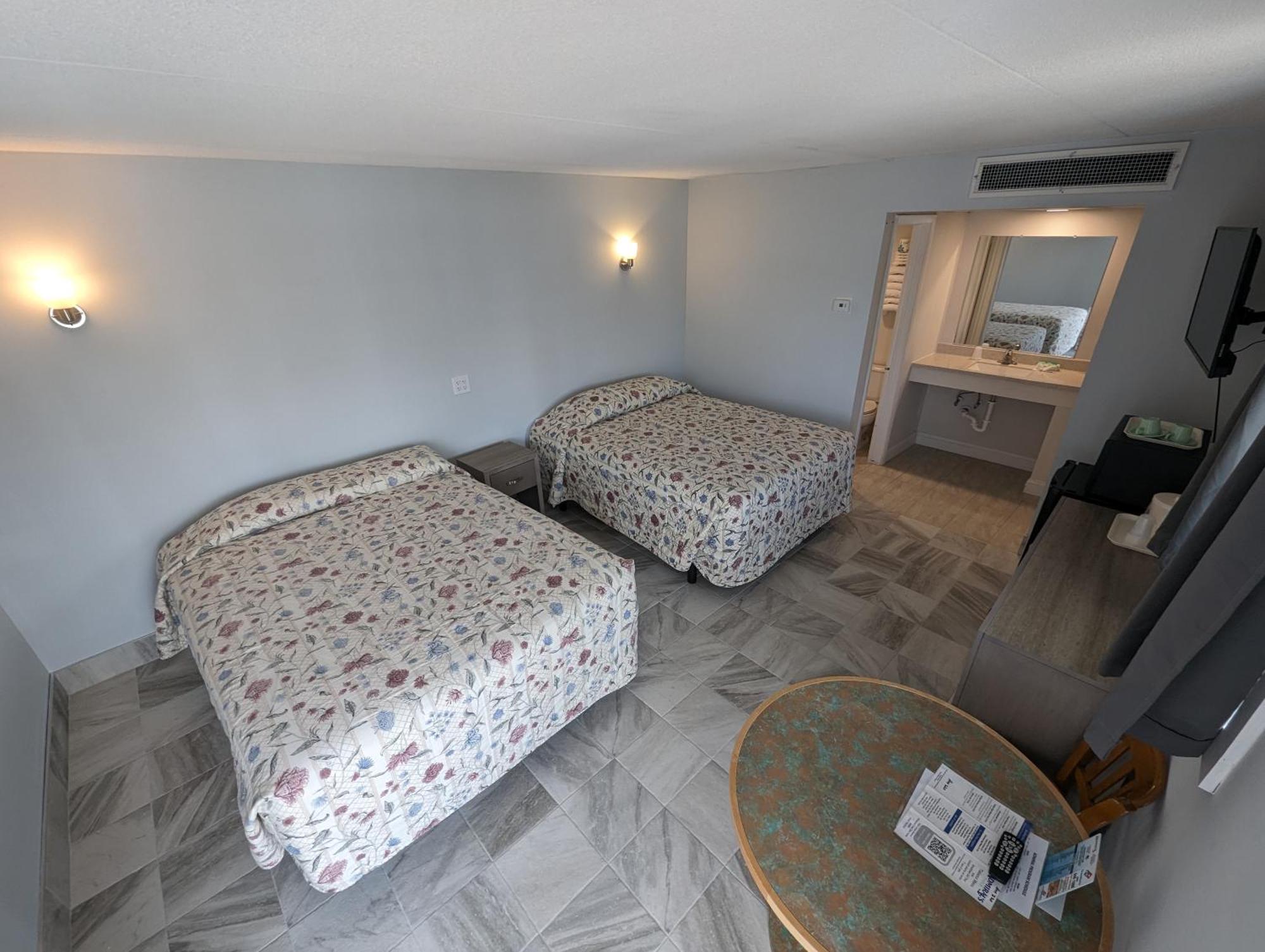 Standard Queen Room,1558469797:JPEG