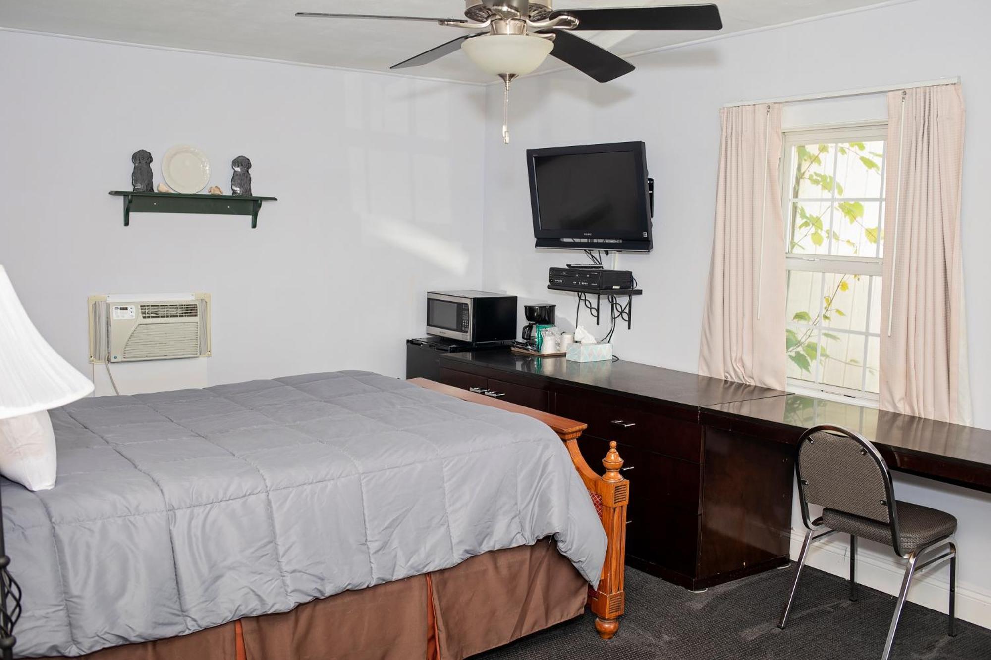 Deluxe Queen Room