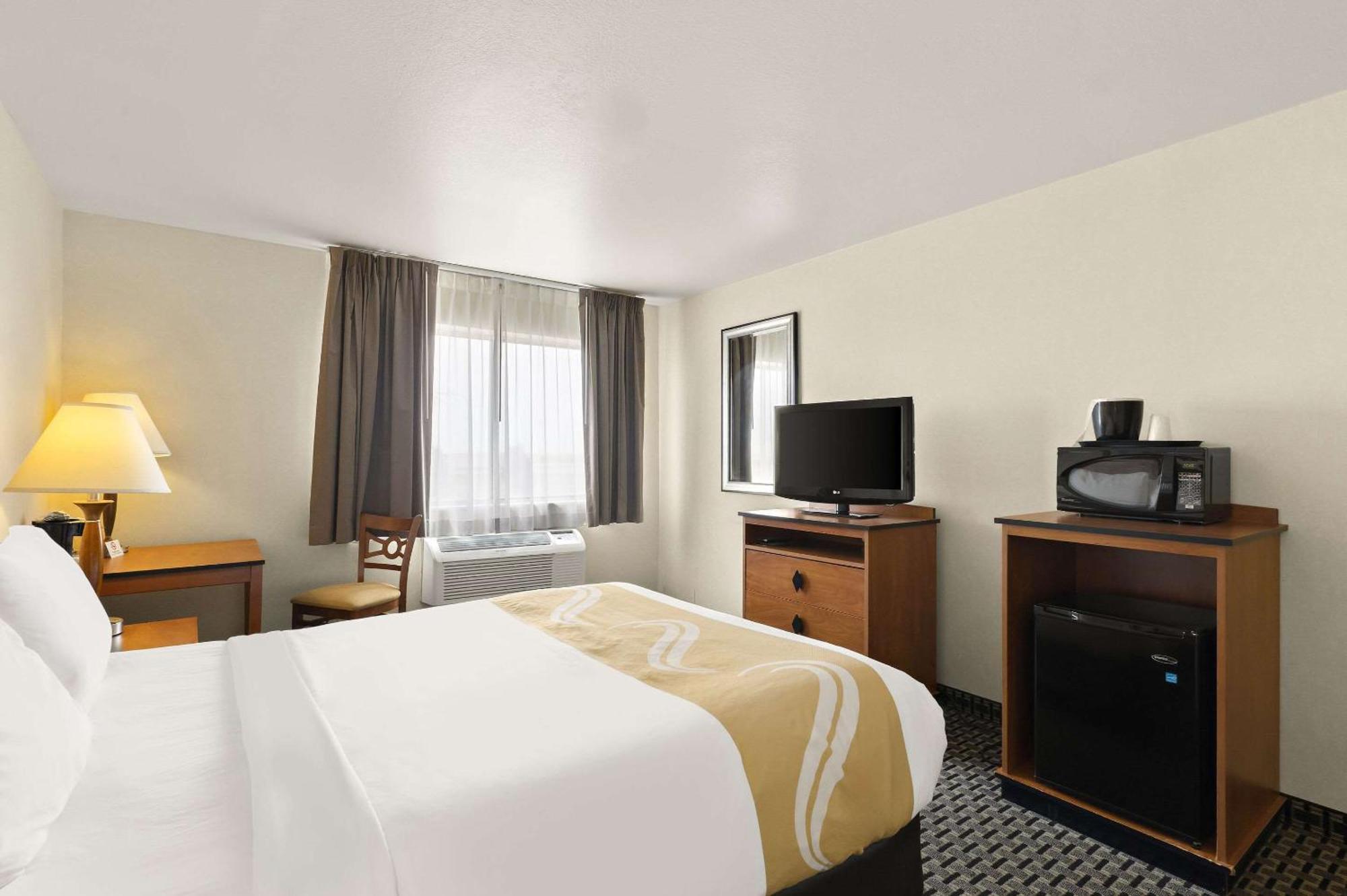 Queen Room - Disability Access/Non-Smoking