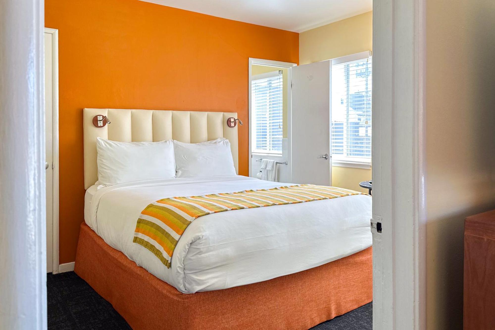 Junior Suite,1583075546:JPEG