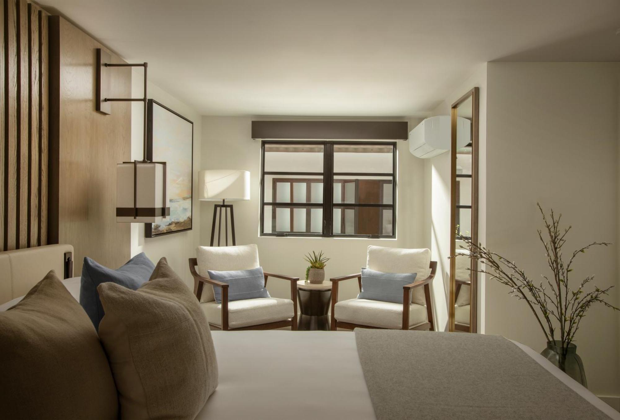 Deluxe King Room,1583652355:JPEG