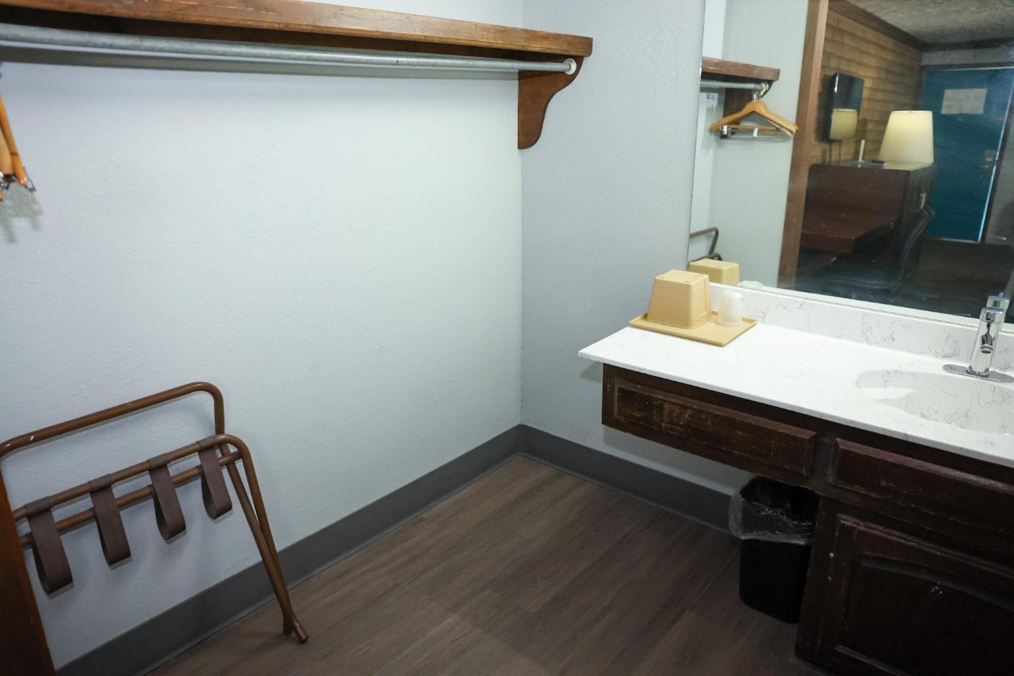Double Room,1586127124:JPEG