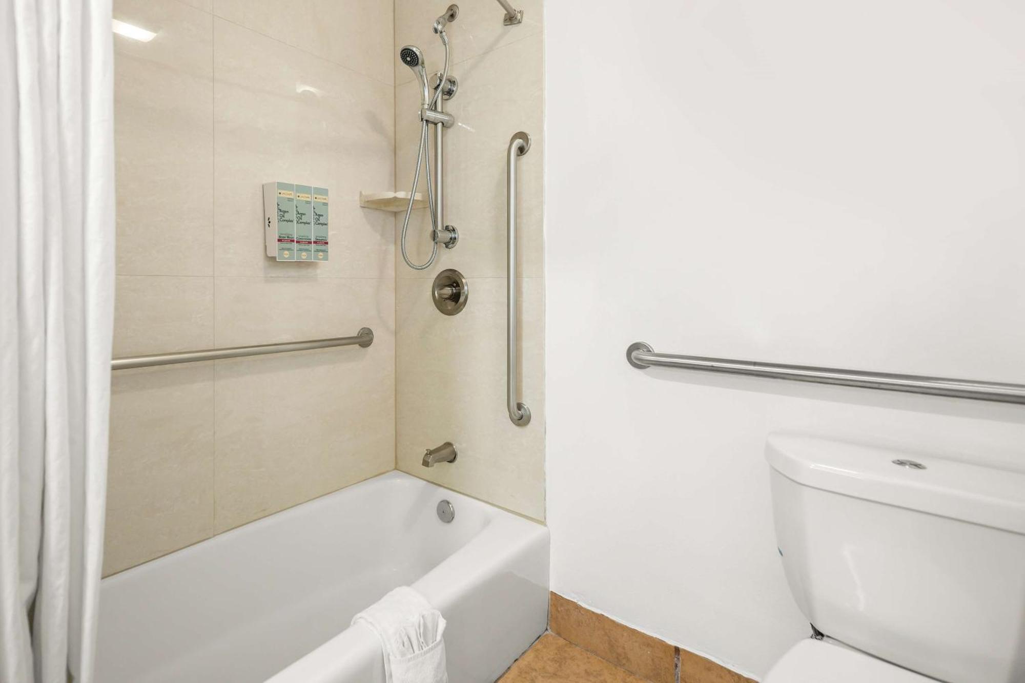 Habitación con 2 camas grandes - Adaptada para personas con discapacidad