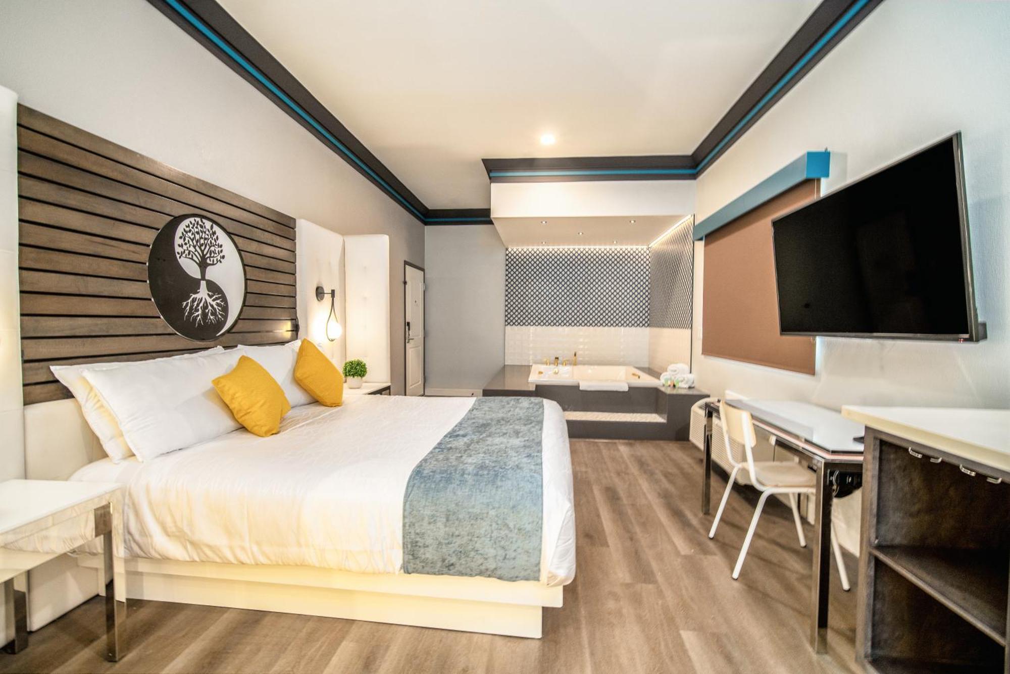 King Room with Spa Bath