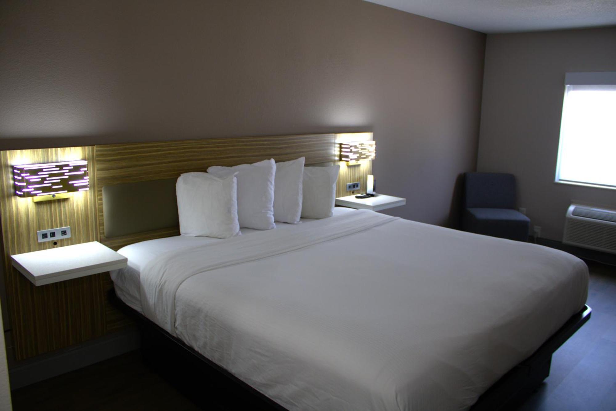 King Room - Non-Smoking