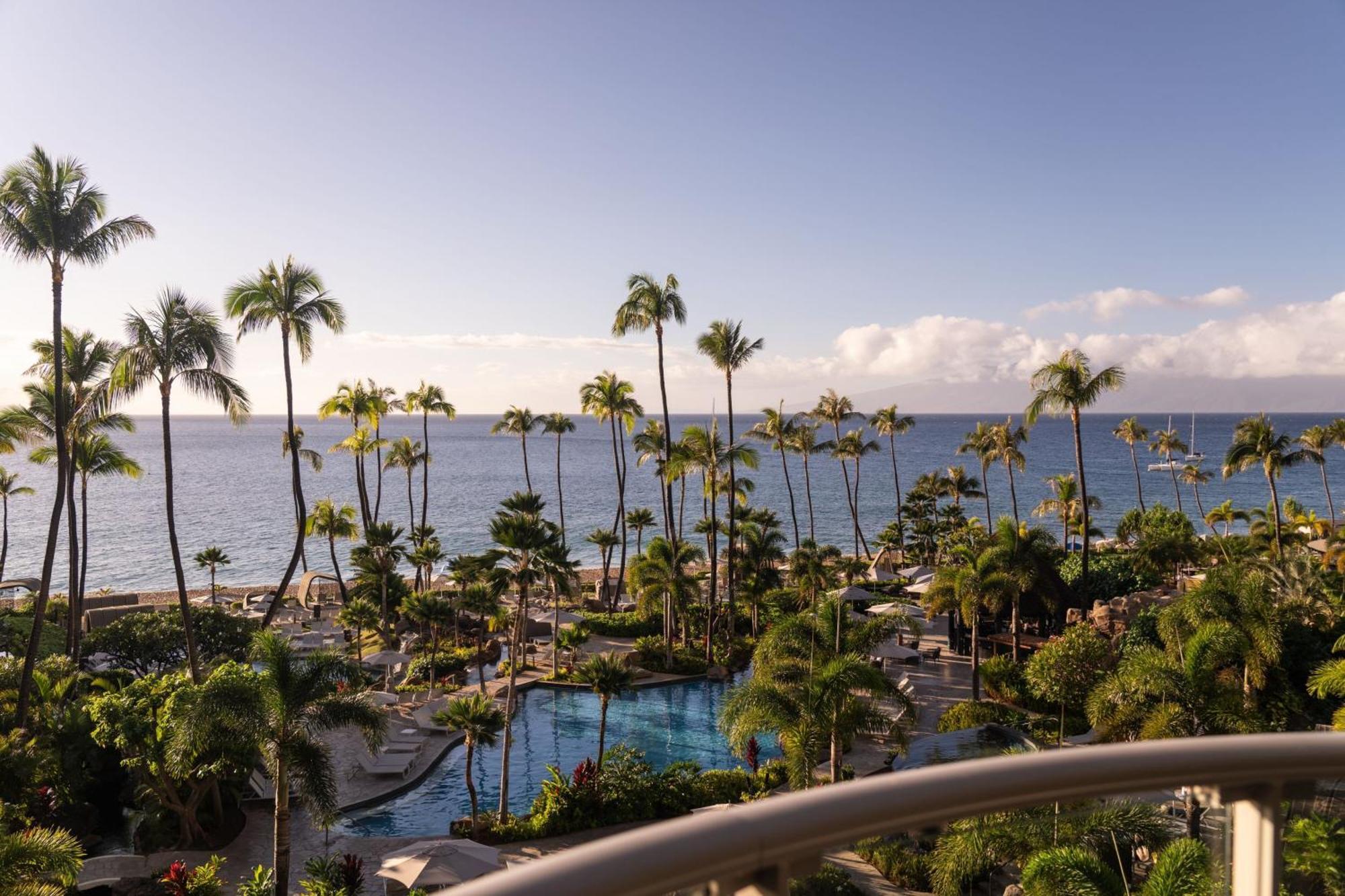 Kukahi  - King Room with Ocean View - Mid Floor