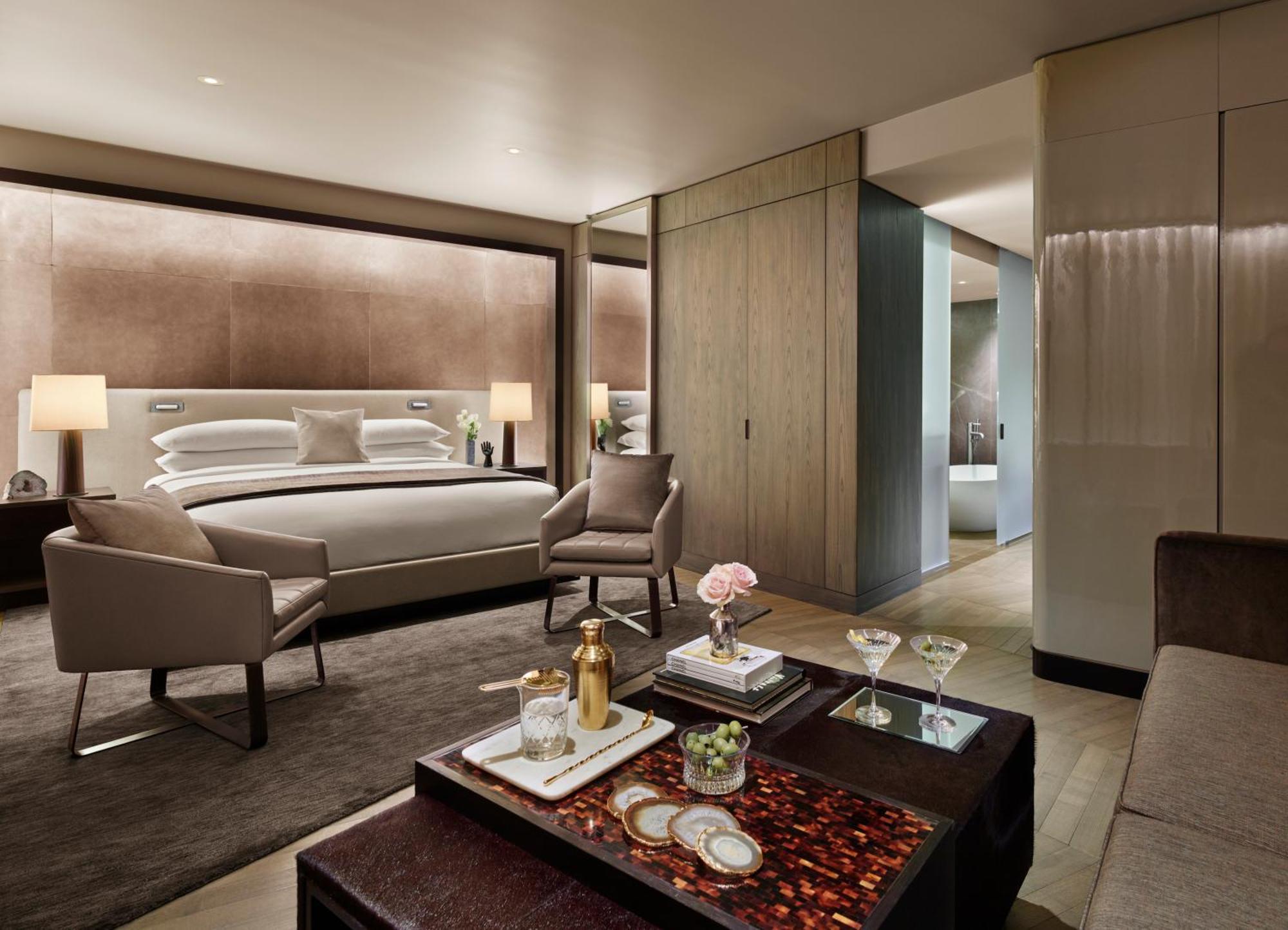Executive Suite,191470951:JPEG