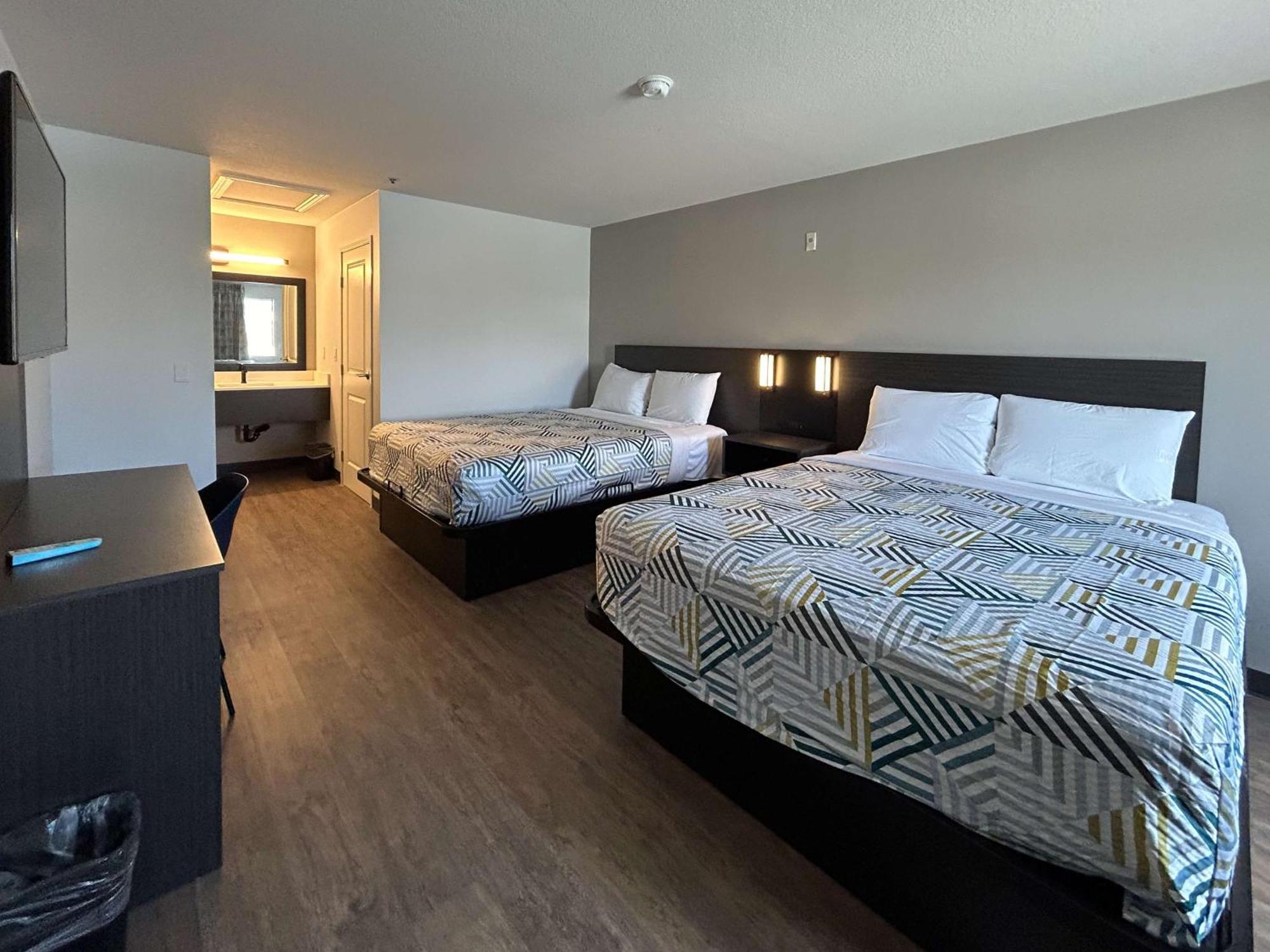 Queen Room with Two Queen Beds - Non-Smoking
