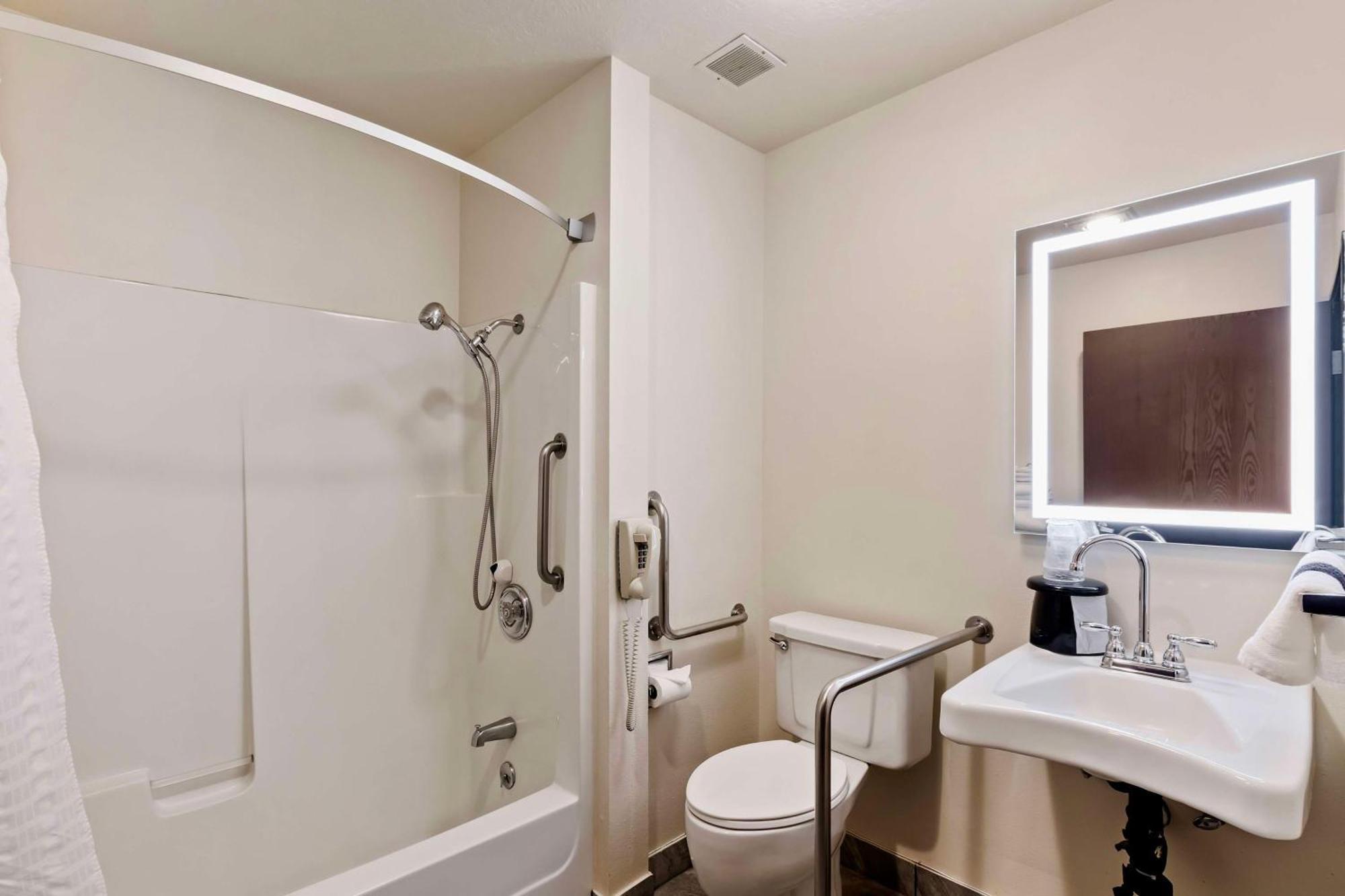 Duplex Room with Bath Tub - Disability Access