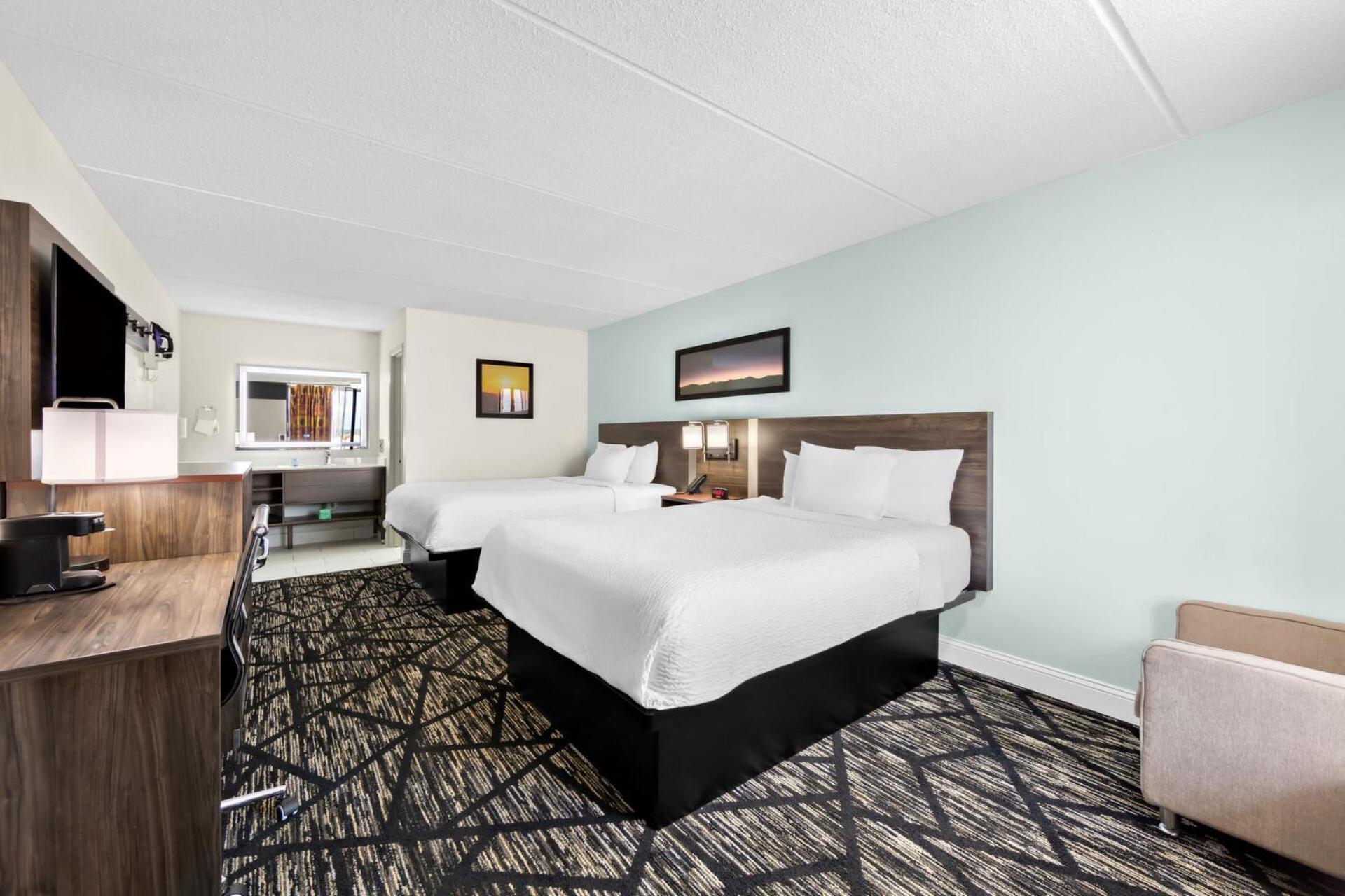 Quadruple Room Two Queen Beds Roll Shower Disability Access or Non Smoking or Exterior Corridor,1611115338:JPEG