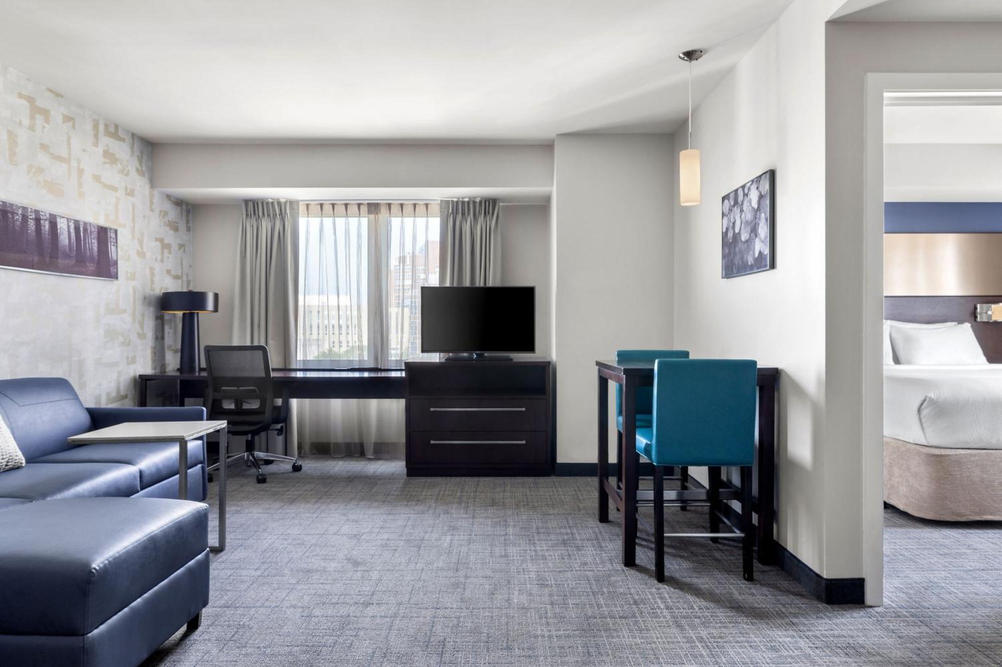 One-Bedroom Suite,1611125528:JPEG