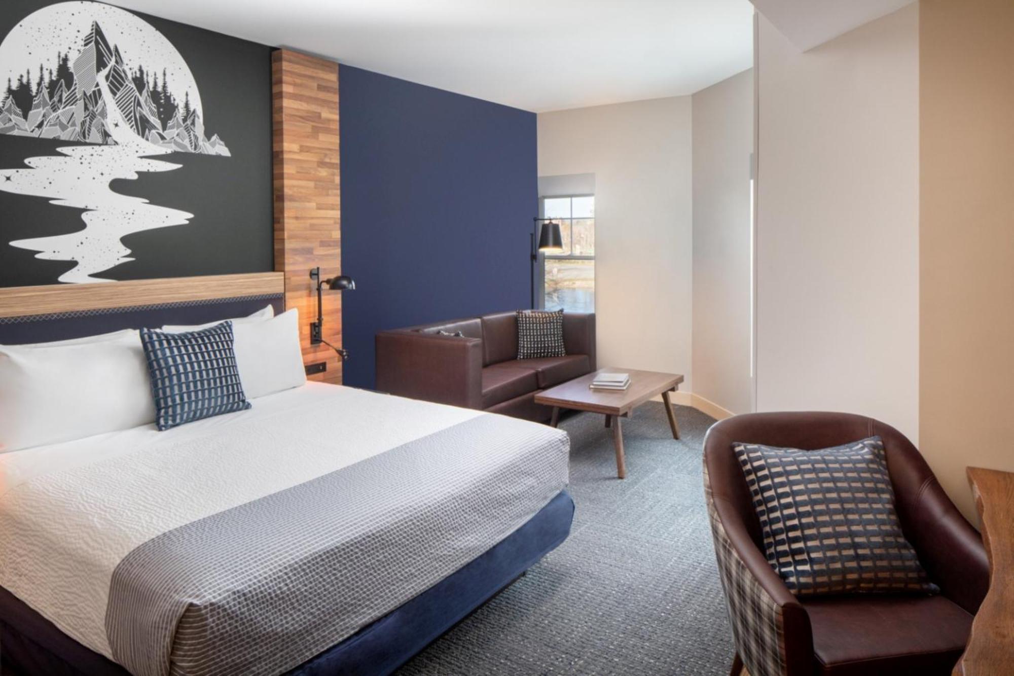 King Suite with Sofa Bed and Balcony - Lake View