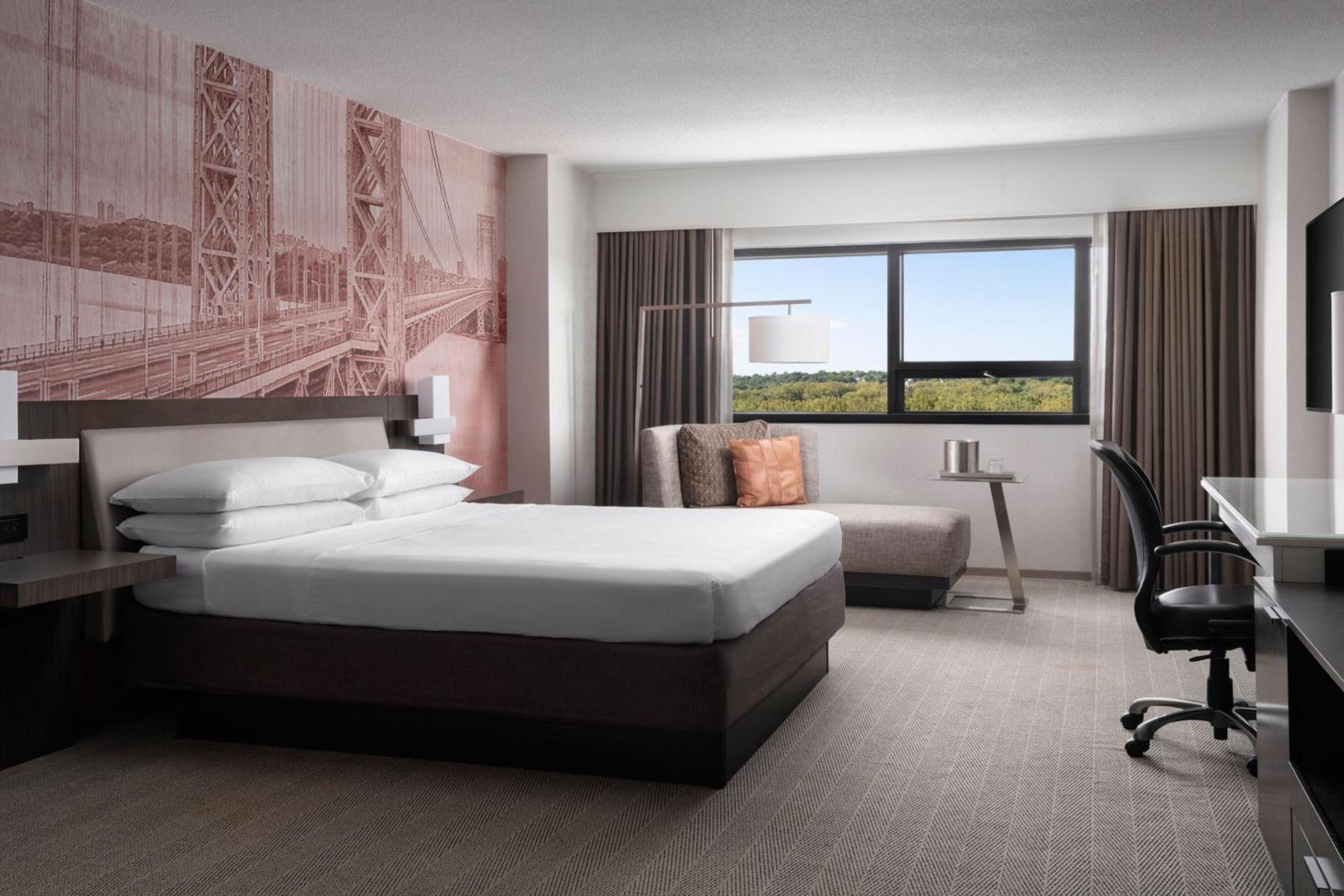 Guest Room 1 King,1616875457:JPEG