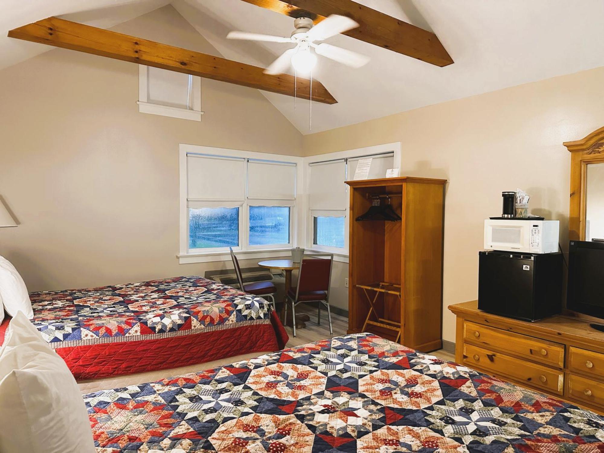 Cottage Two Queen Beds