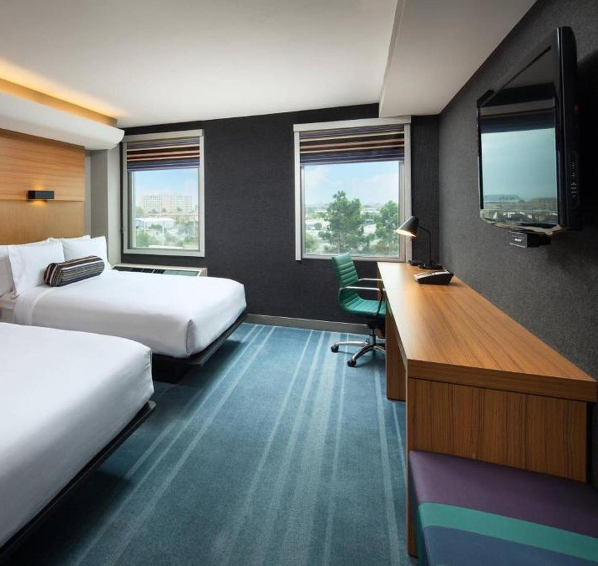 Guest room with Two Queen Beds - High Floor