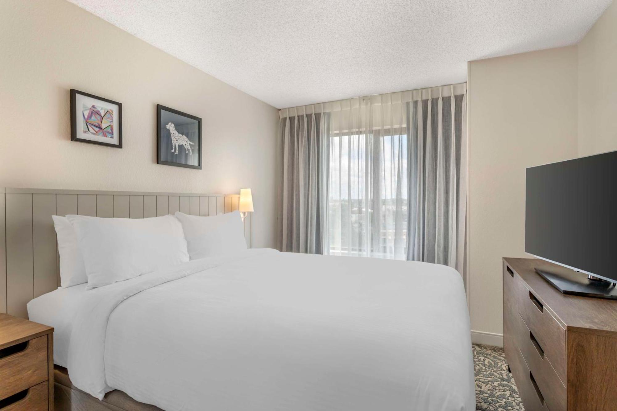 Two Bedroom Suite Two Queen Beds,1624319058:JPEG