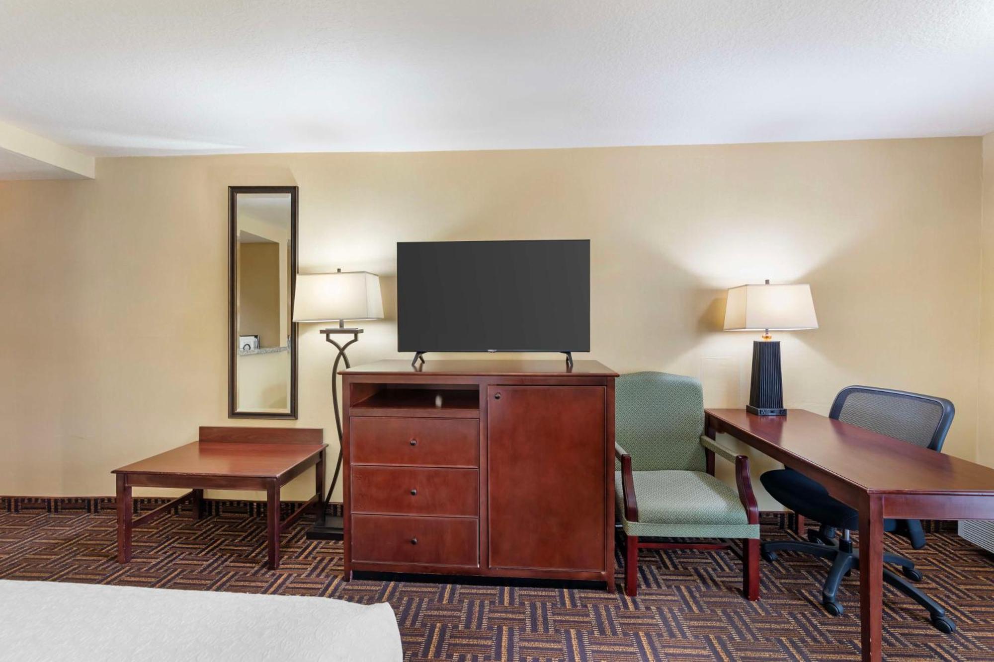 King Room Exterior Room or Non-Smoking,1631561748:JPEG