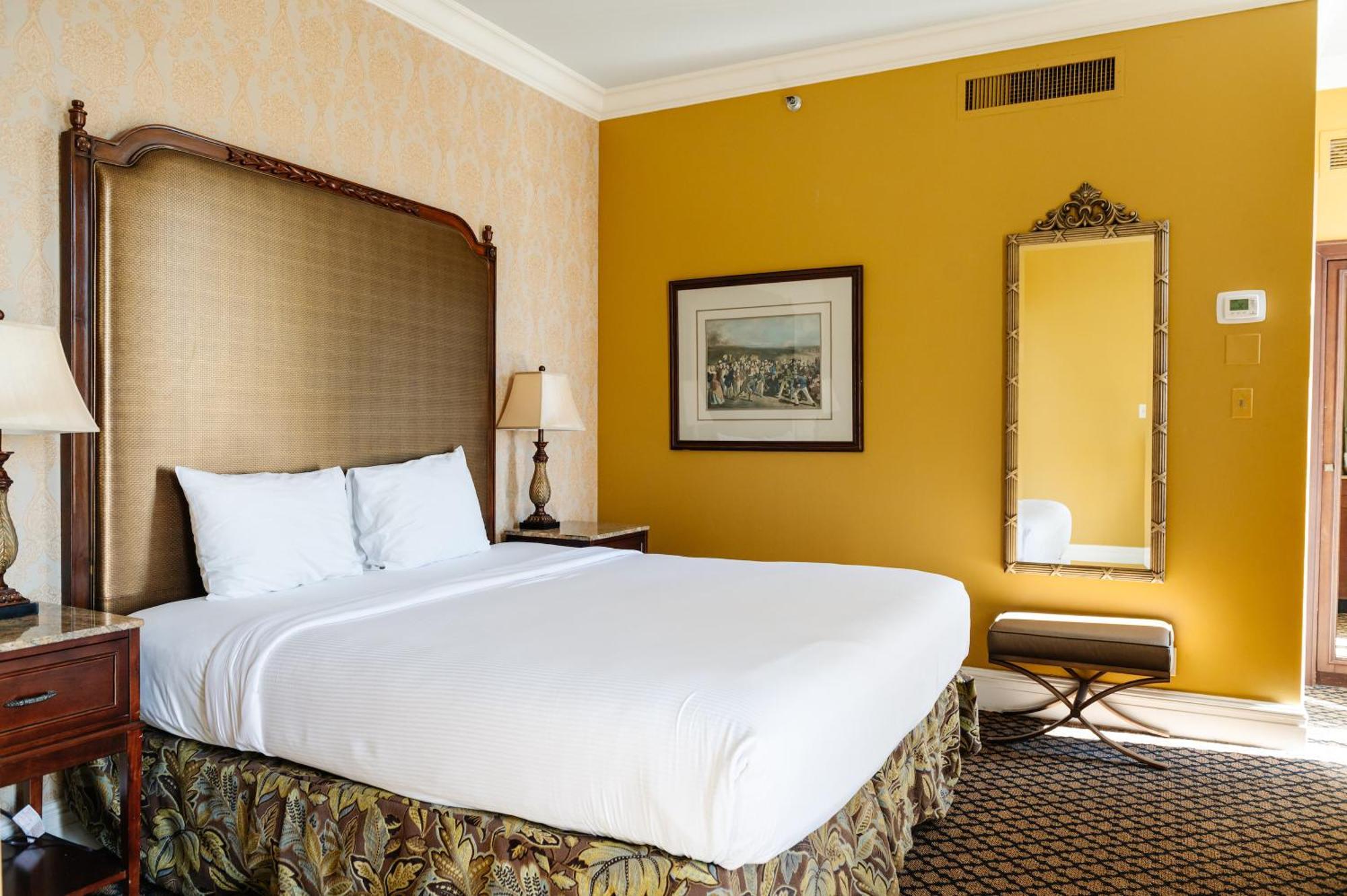 King Room Balcony 24 or 7 Front Desk,1632237322:JPEG