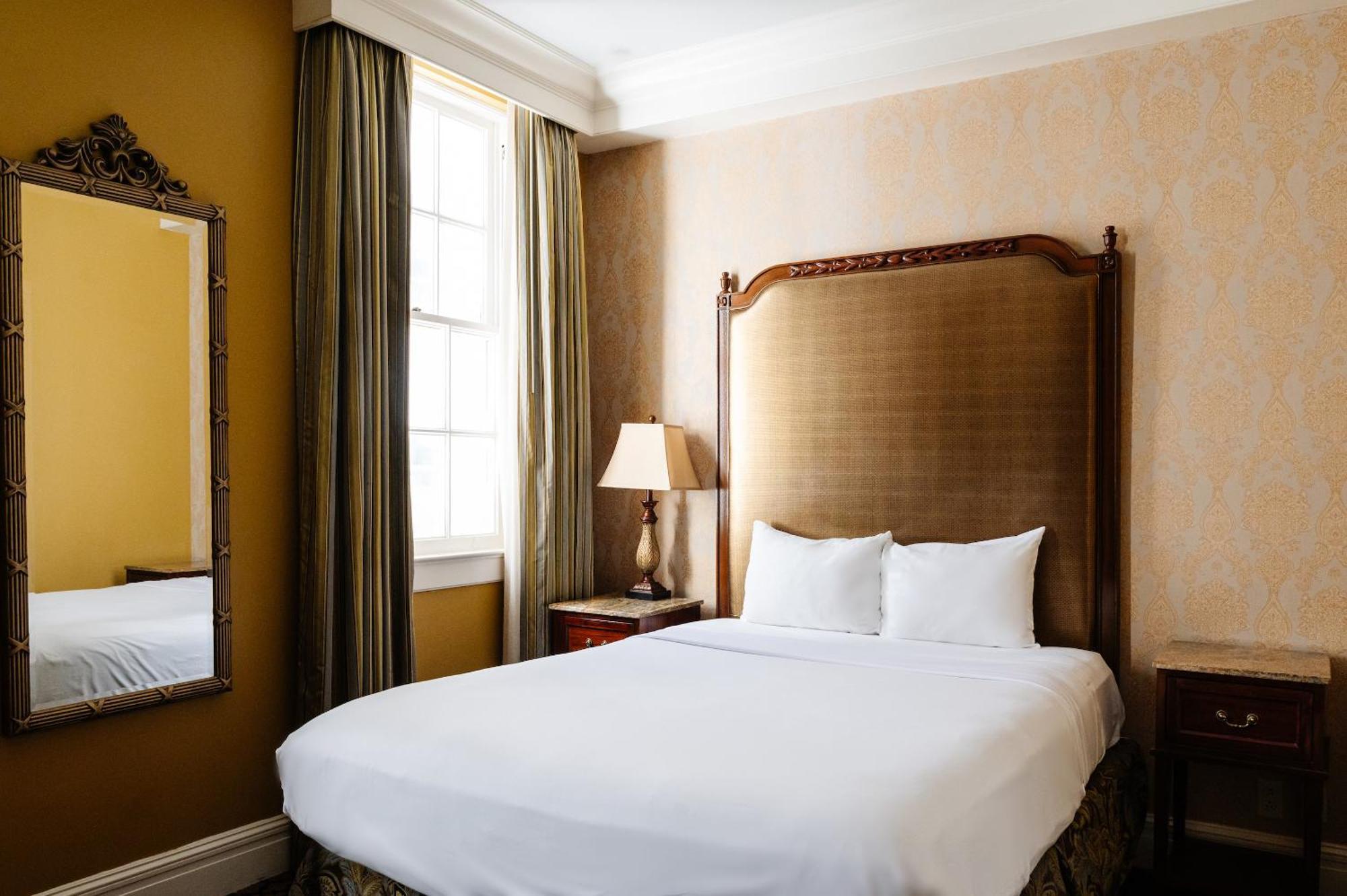 Queen Room 24 or 7 Front Desk,1730040999:JPEG