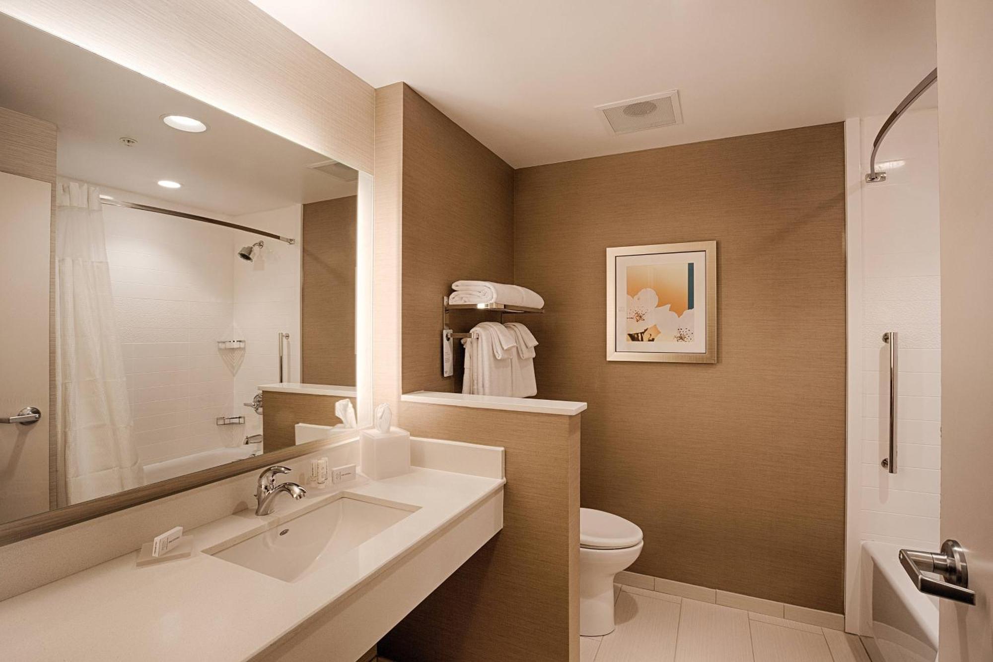 Queen Room with Two Queen Beds, Water View and Roll-In Shower - Mobility Access/Hearing Accessible