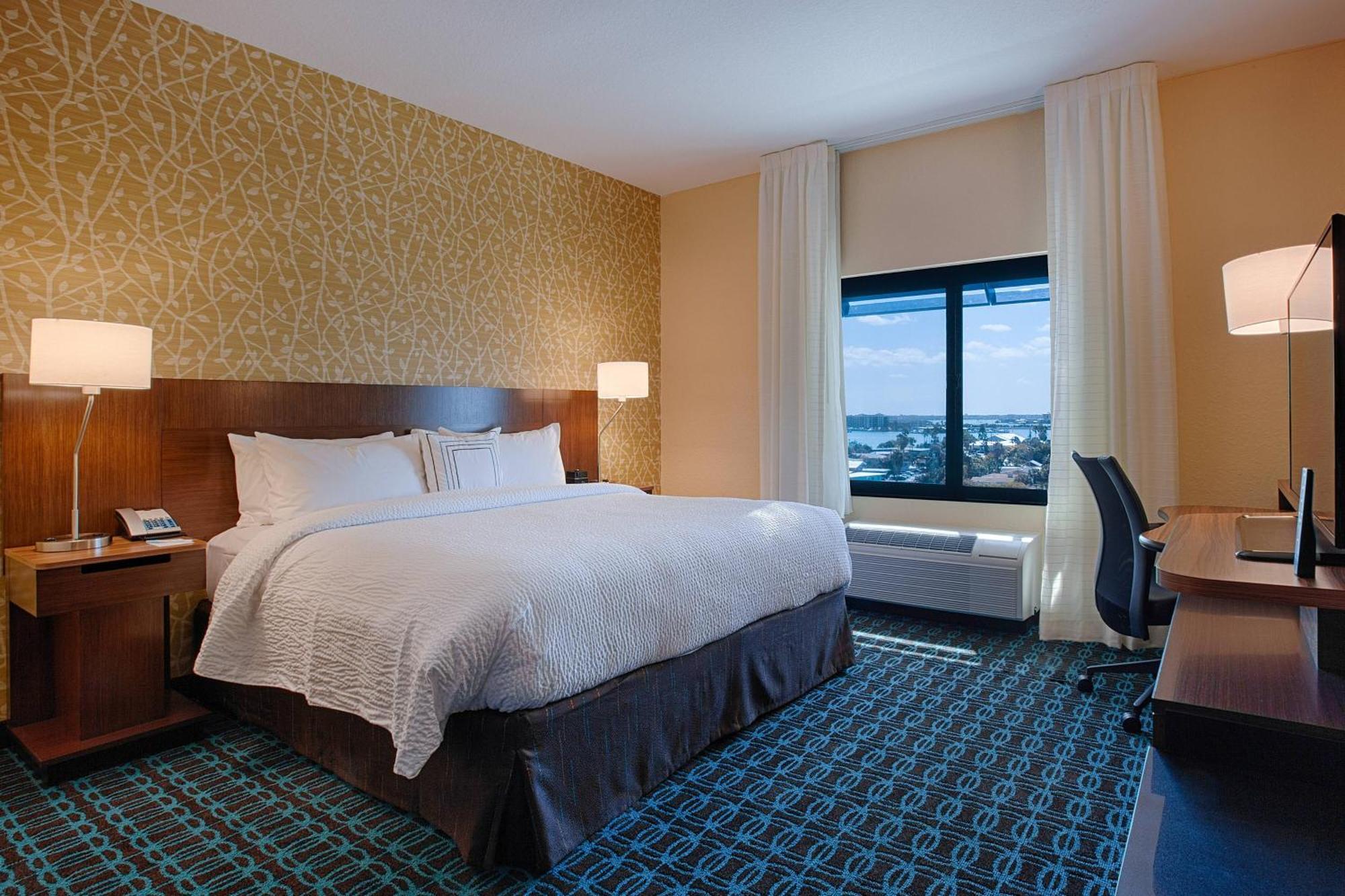 King Room with Water View and Roll-In Shower - Mobility Access