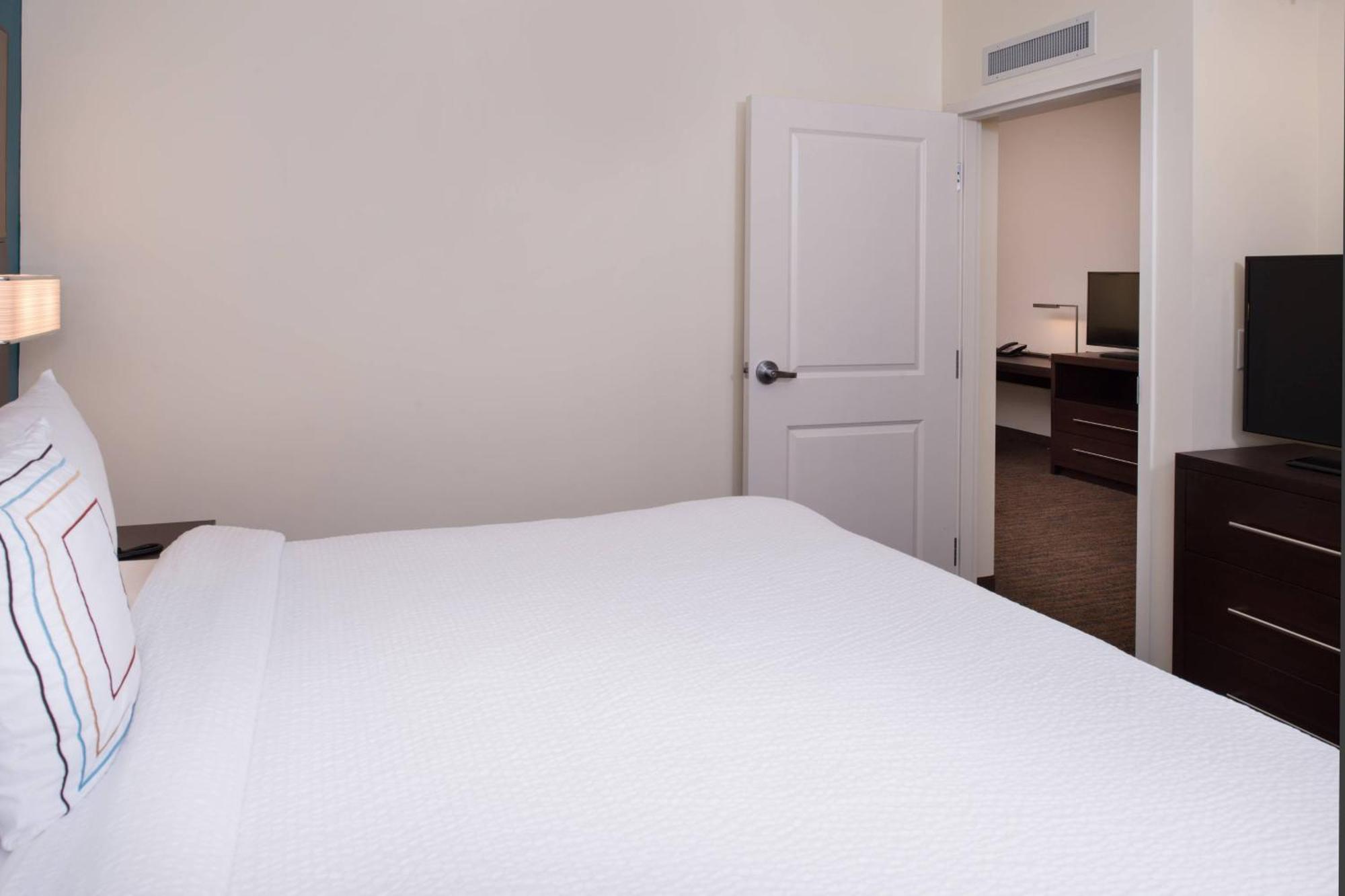 One-Bedroom King Suite
