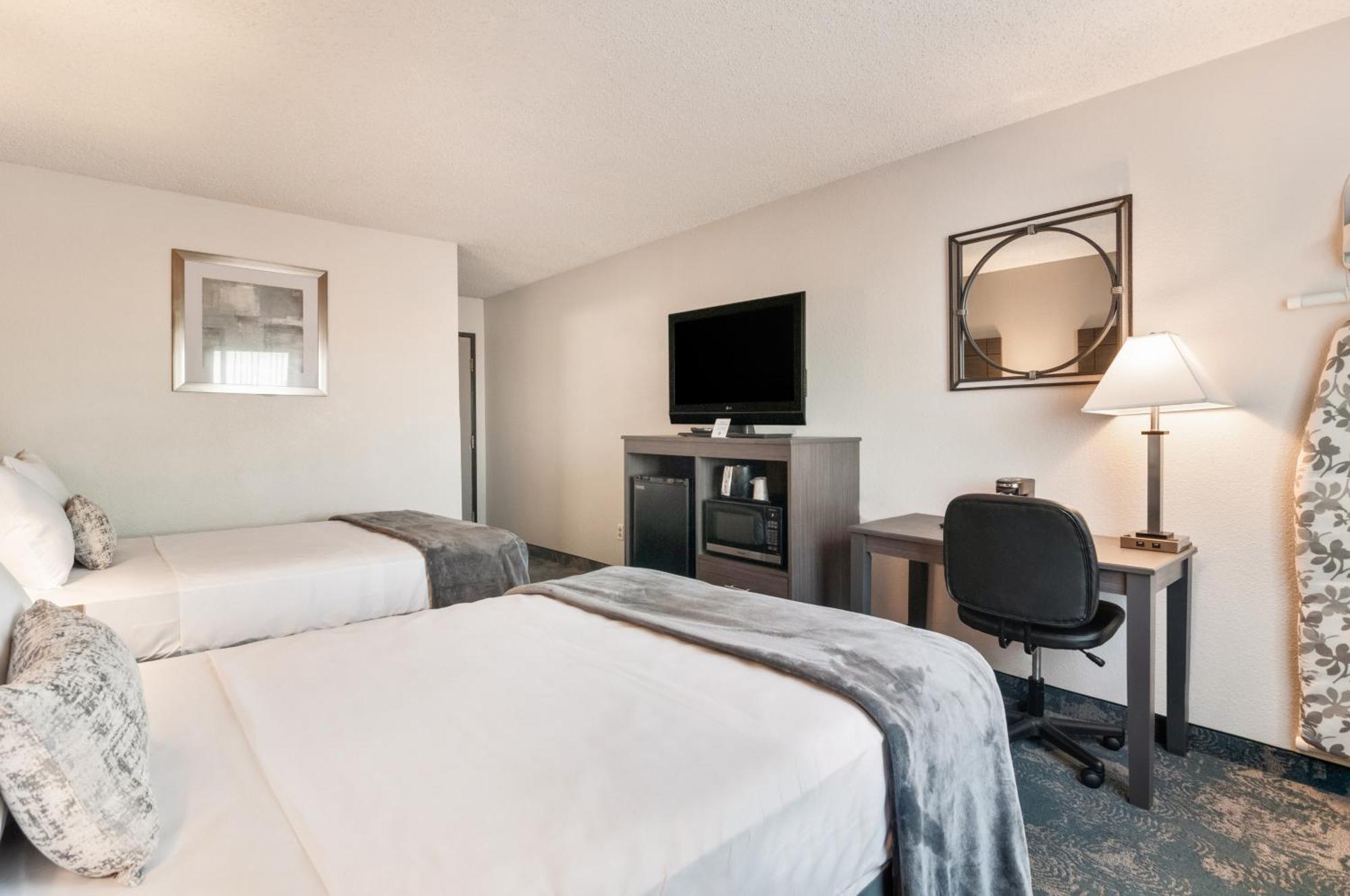 Double Room with Two Double Beds - Non-Smoking