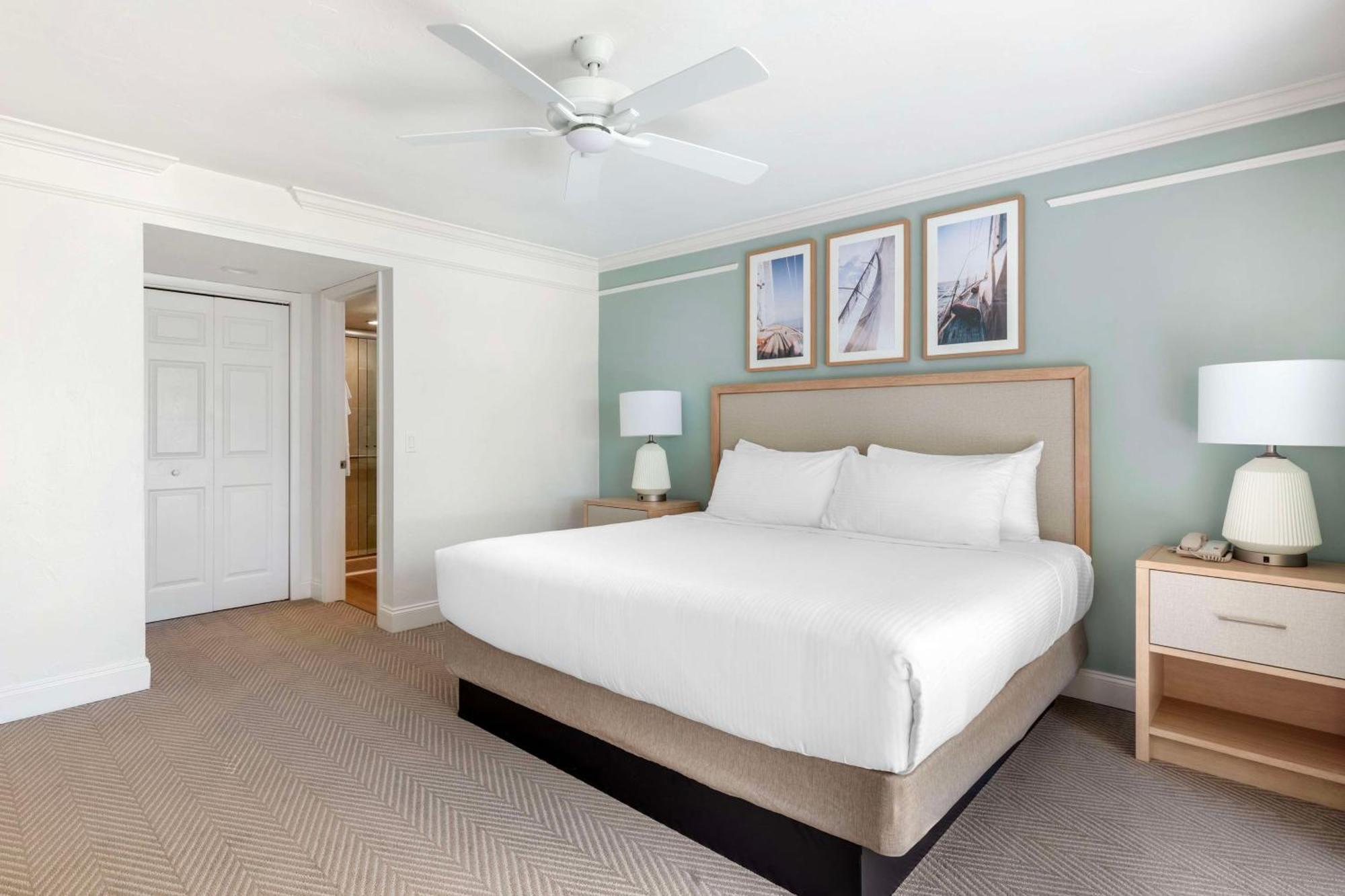 Two-Bedroom Suite with One King Bed and Two Twin Beds - Hearing Accessible
