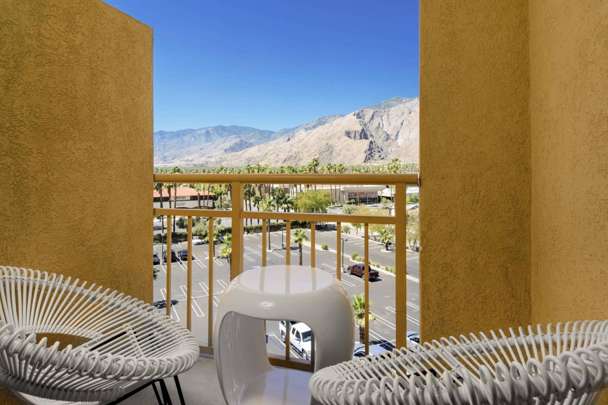 Junior King Suite Mountain View No Resort Fees,1643156298:JPEG