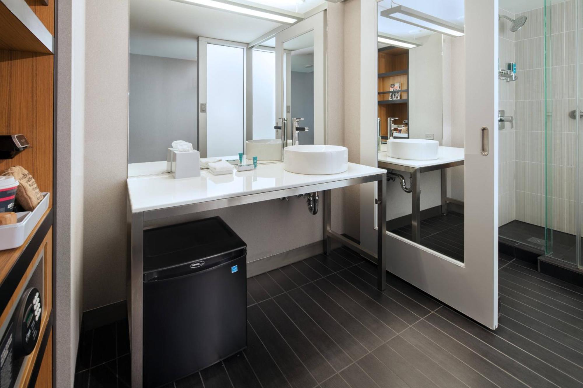 King Room - Hearing Accessible