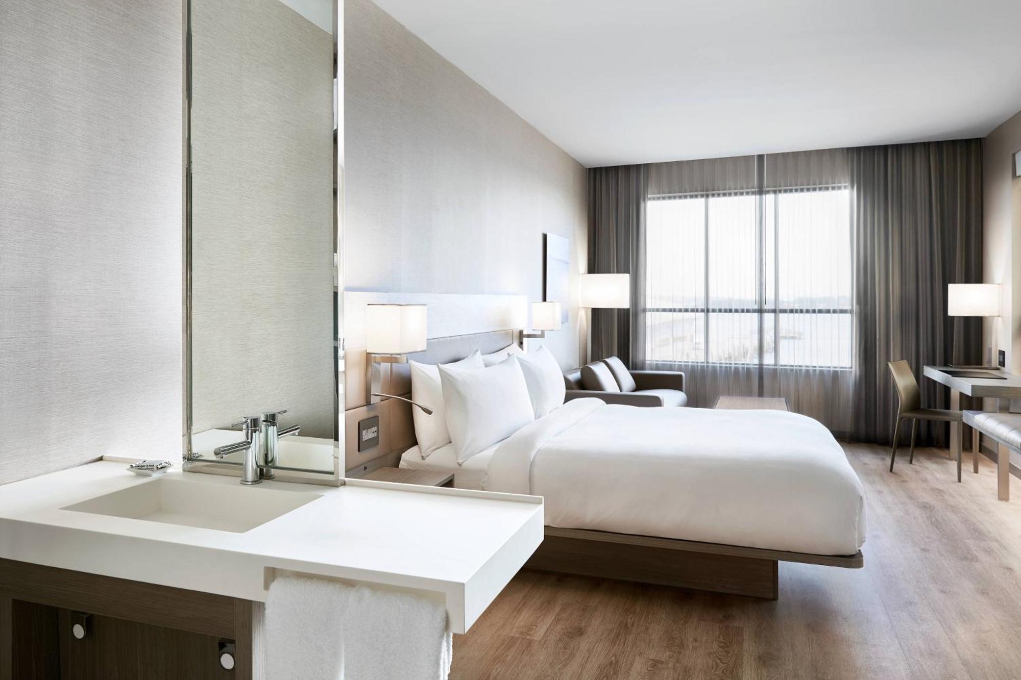 Corner King Room Sofa Bed Water View