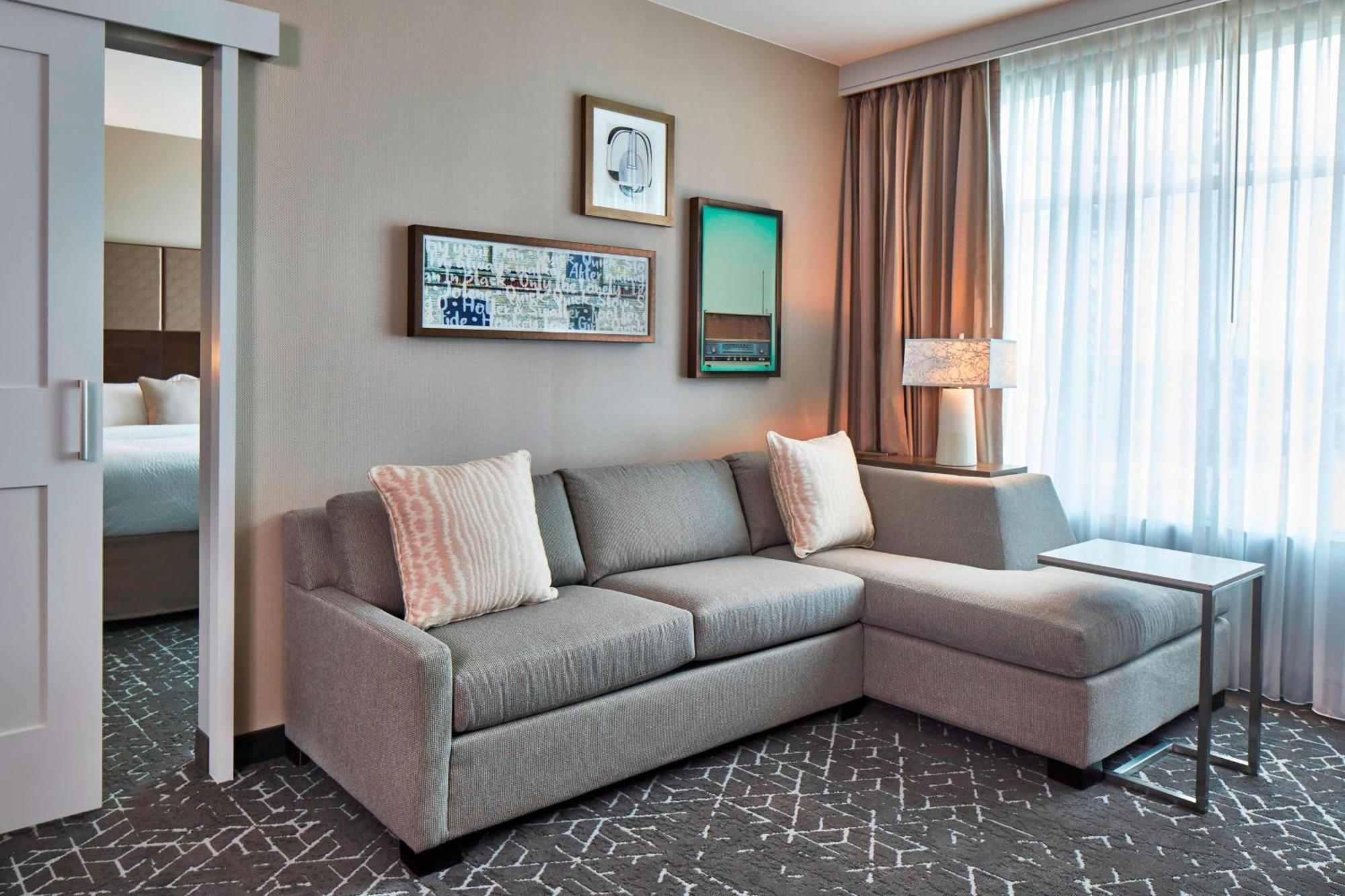 2 Bedroom Suite High floor,1639604810:JPEG