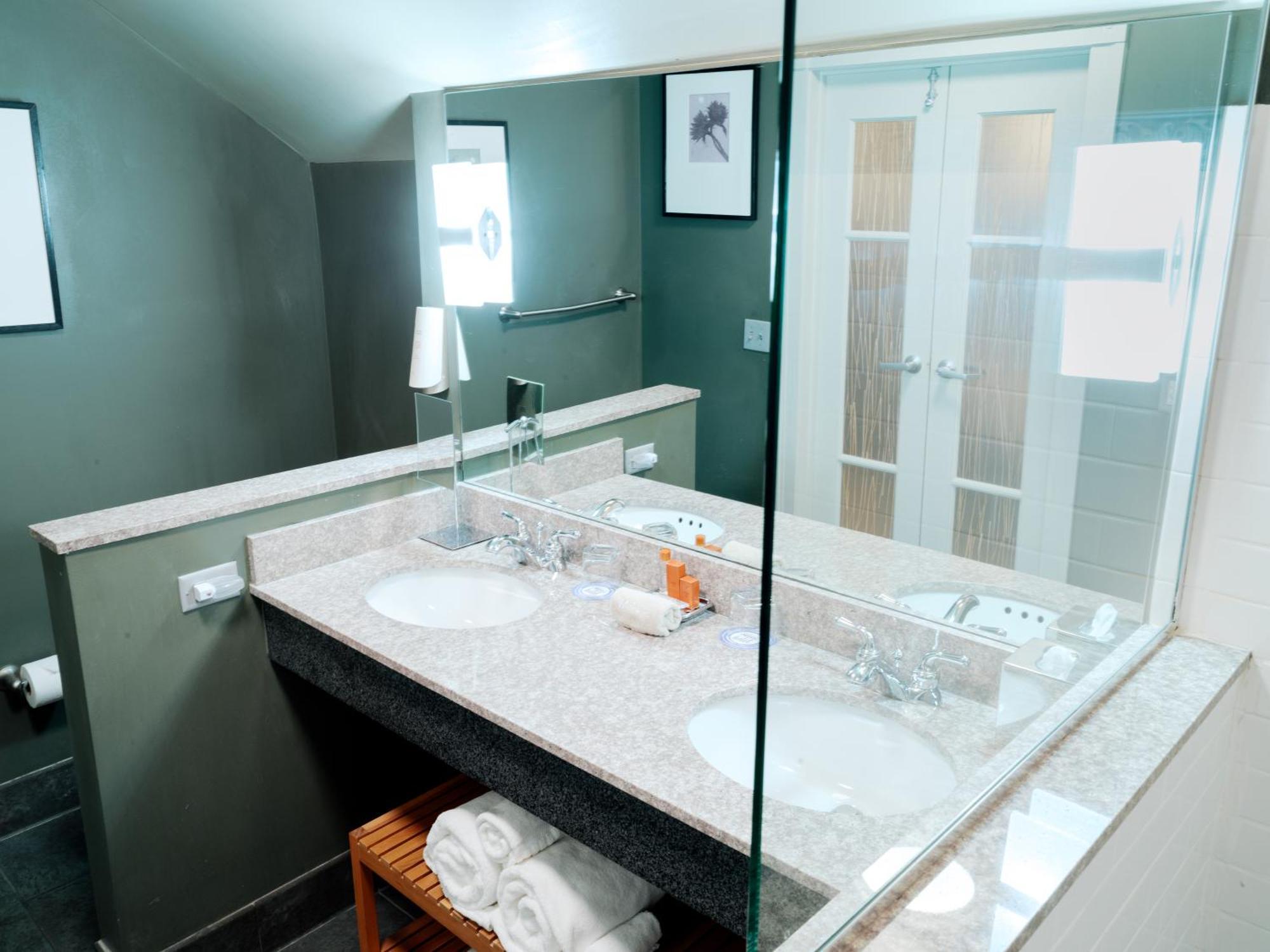 Loft Suite Hot Tub