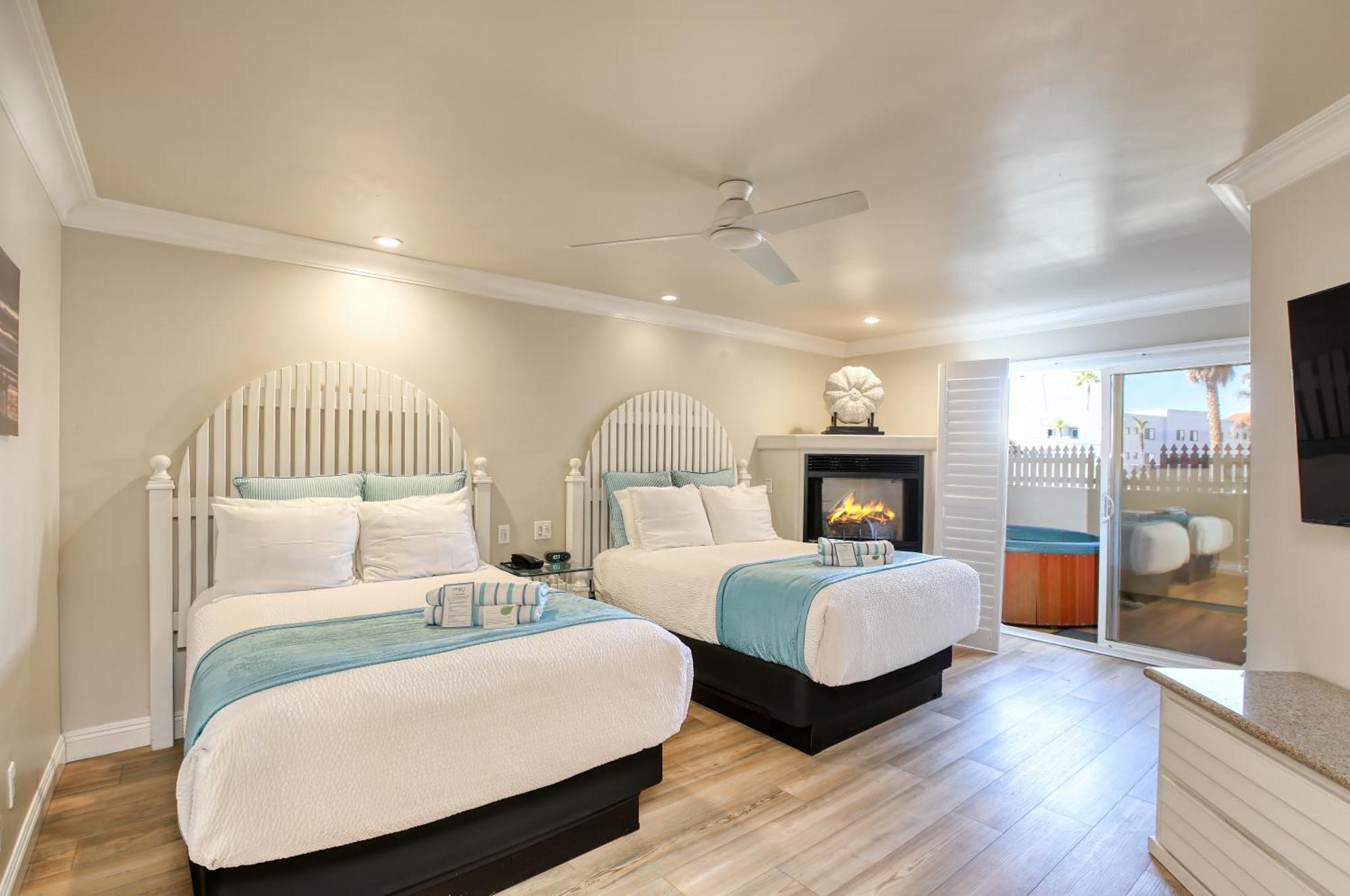 Deluxe Double Room with Two Double Beds- City View