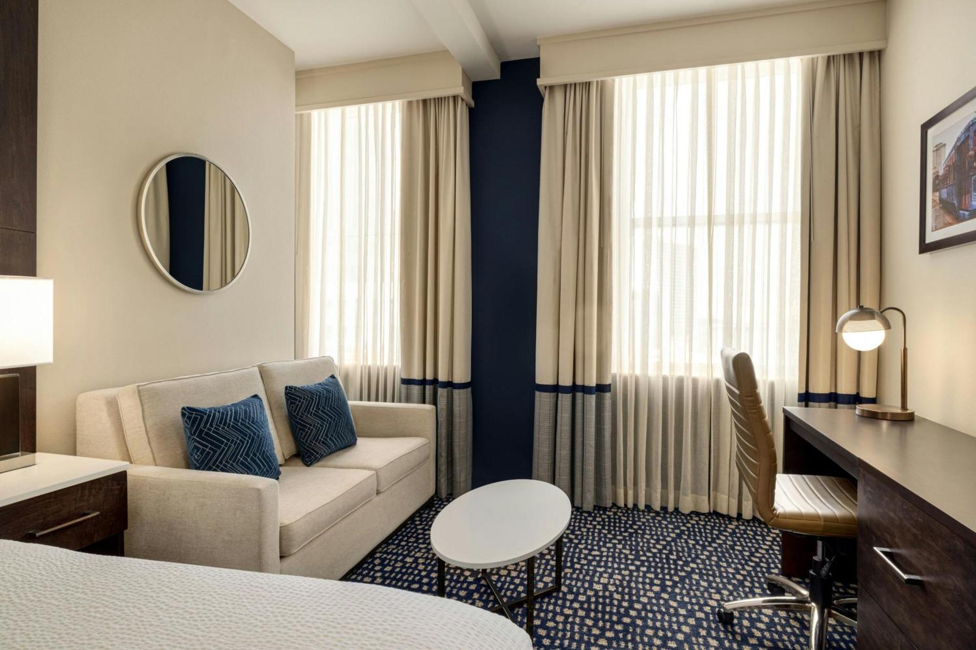 Deluxe Larger Guest room 1 King Mobility Hearing Accessible w or Tub,1649018436:JPEG