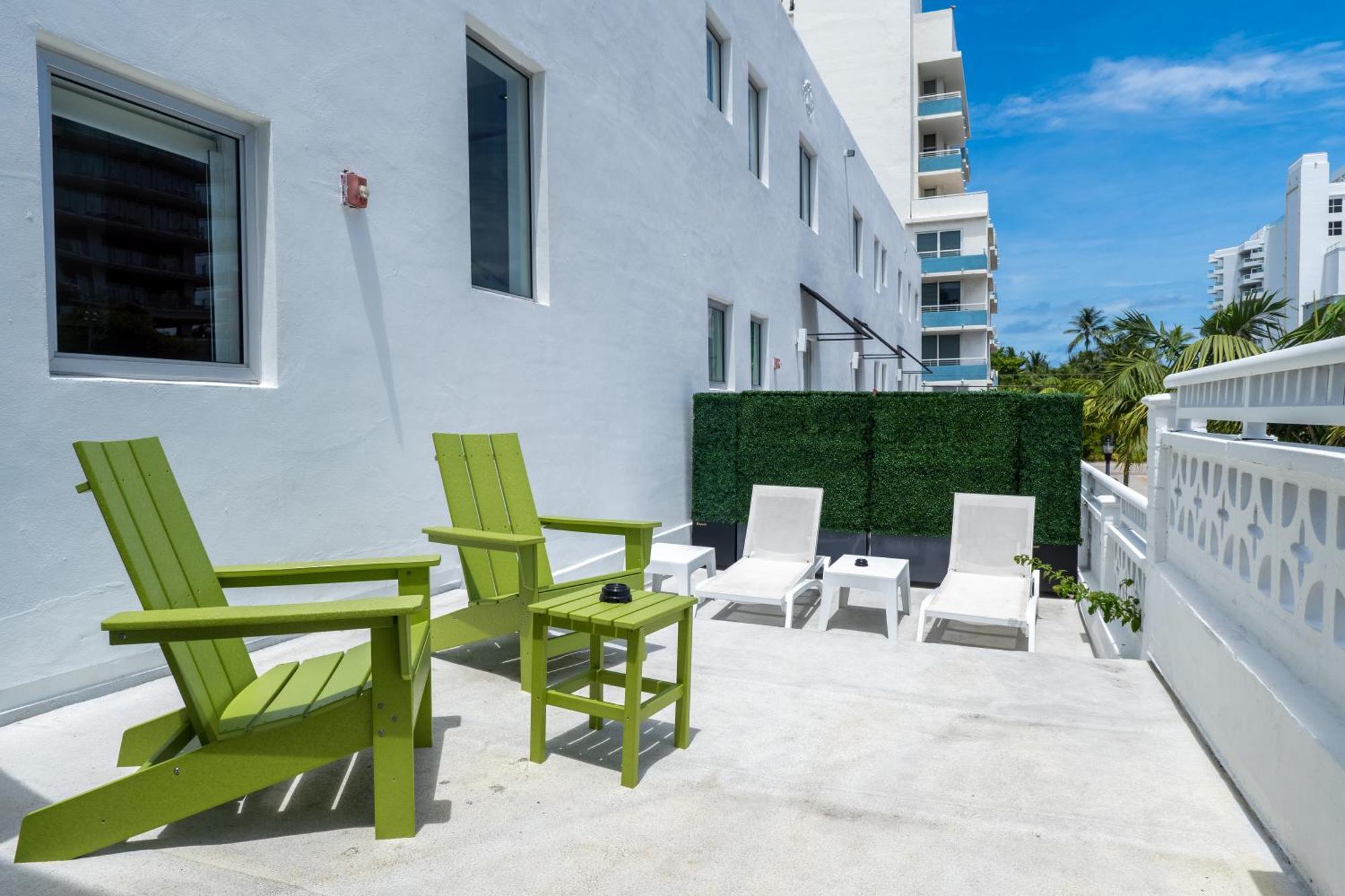 Studio Terrace,1656198456:JPEG