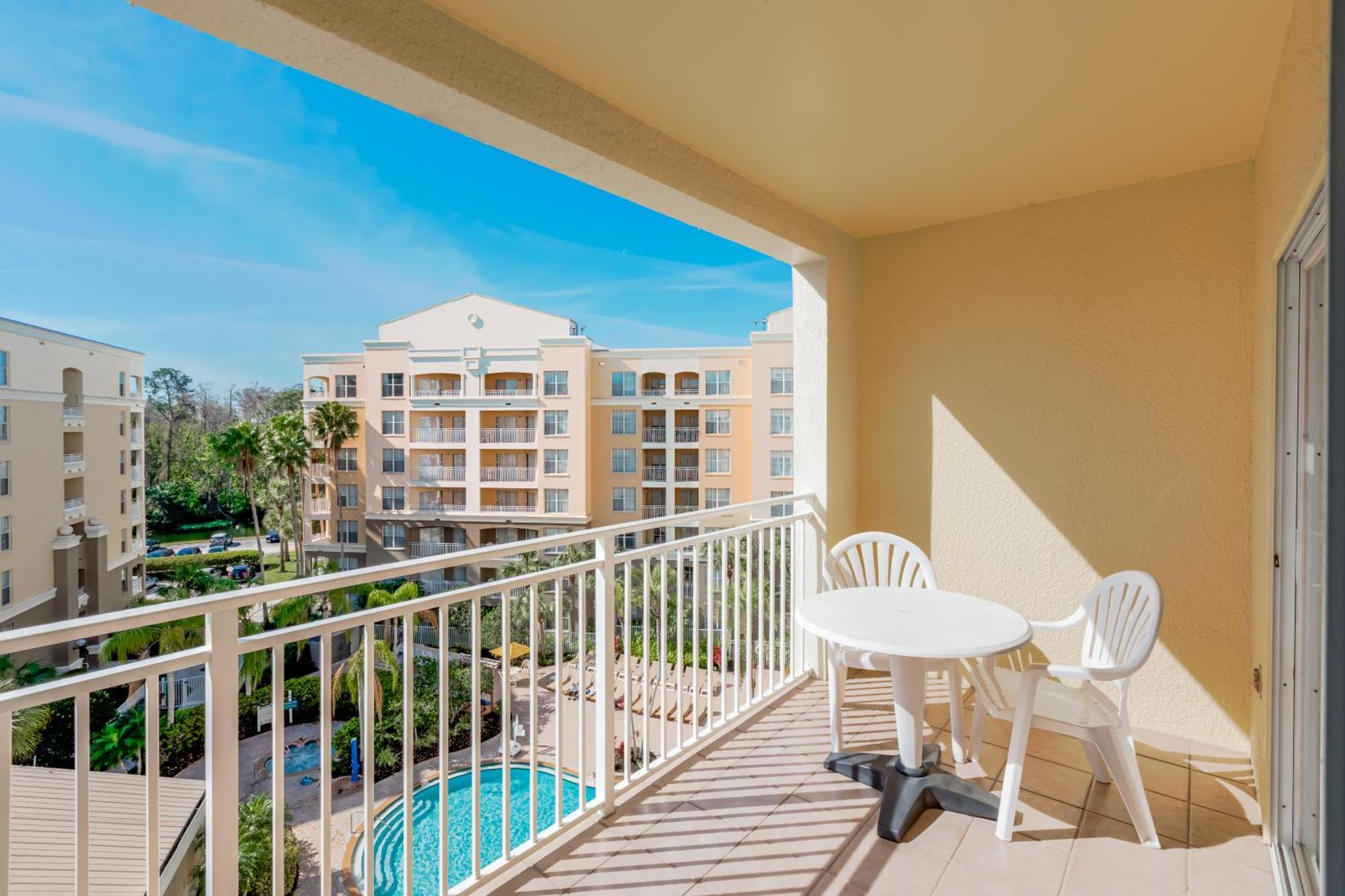 King Suite Pool View
