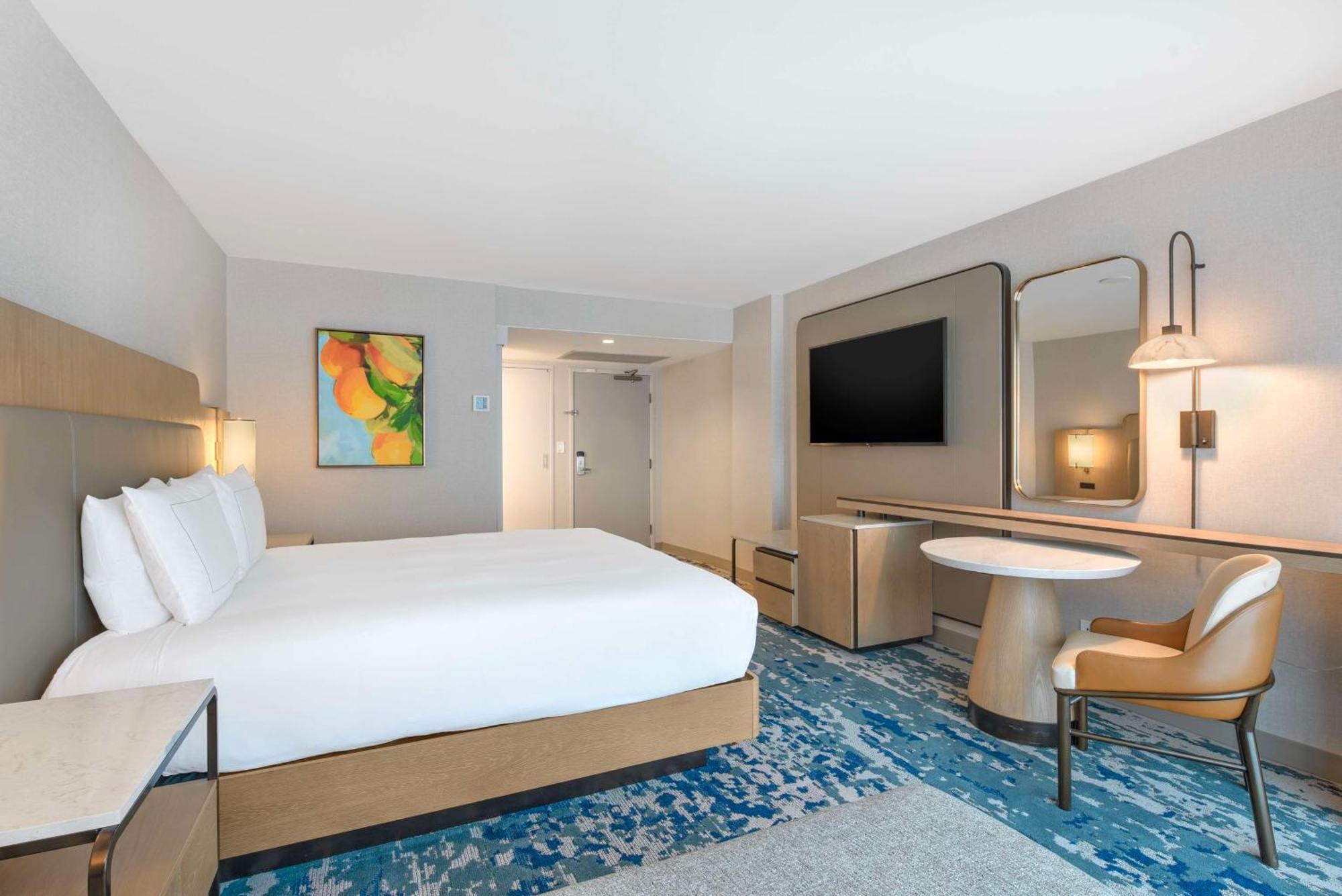 King Room with One King Bed - Mobility/Hearing Accessible