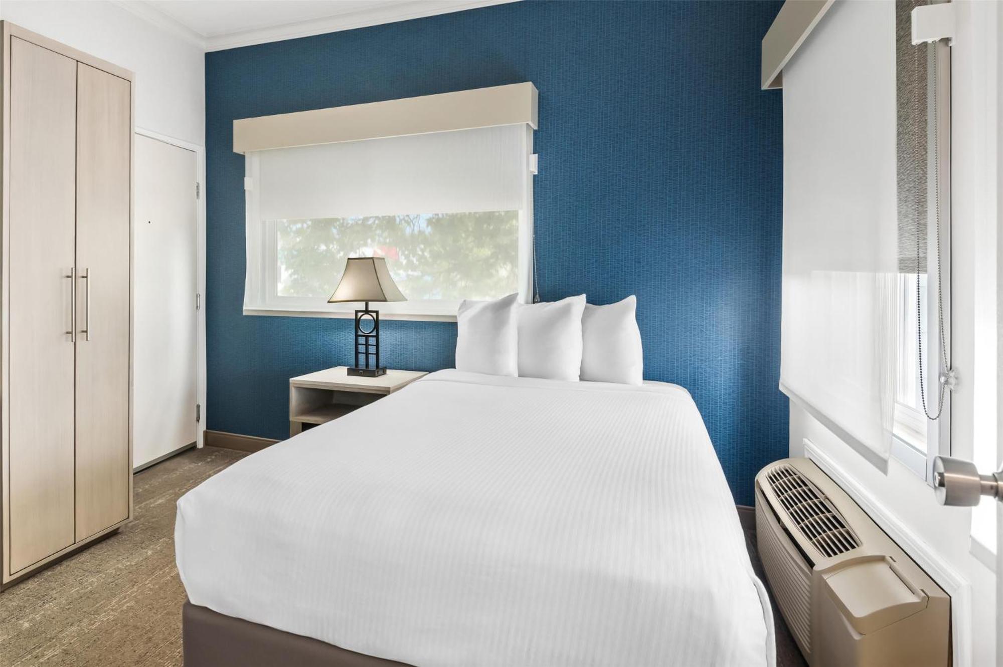 Small Double Room,1669012048:JPEG