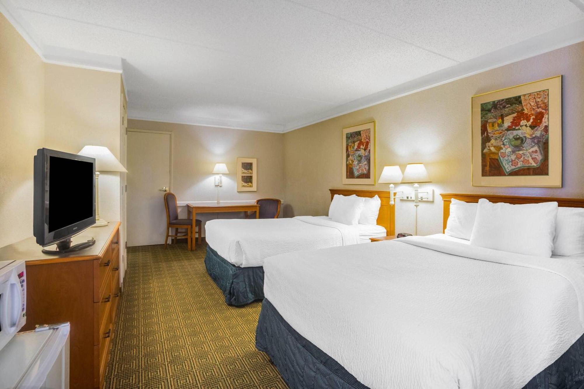 Deluxe Double Room with Two Double Beds - Non-Smoking