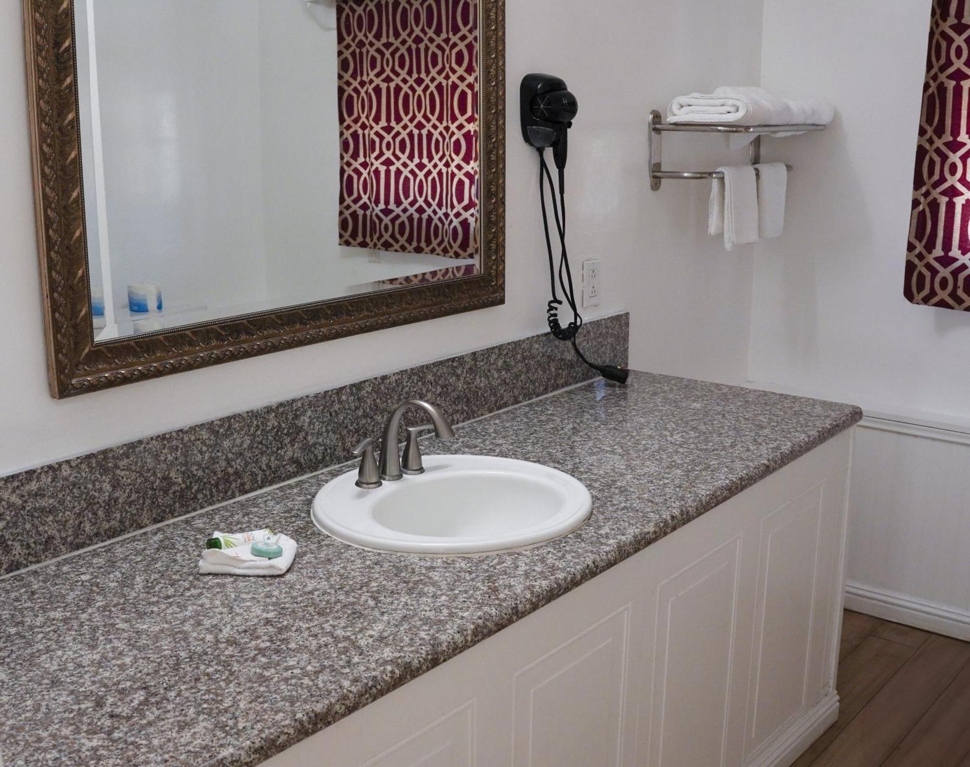 Classic Triple Room,1673963402:JPEG