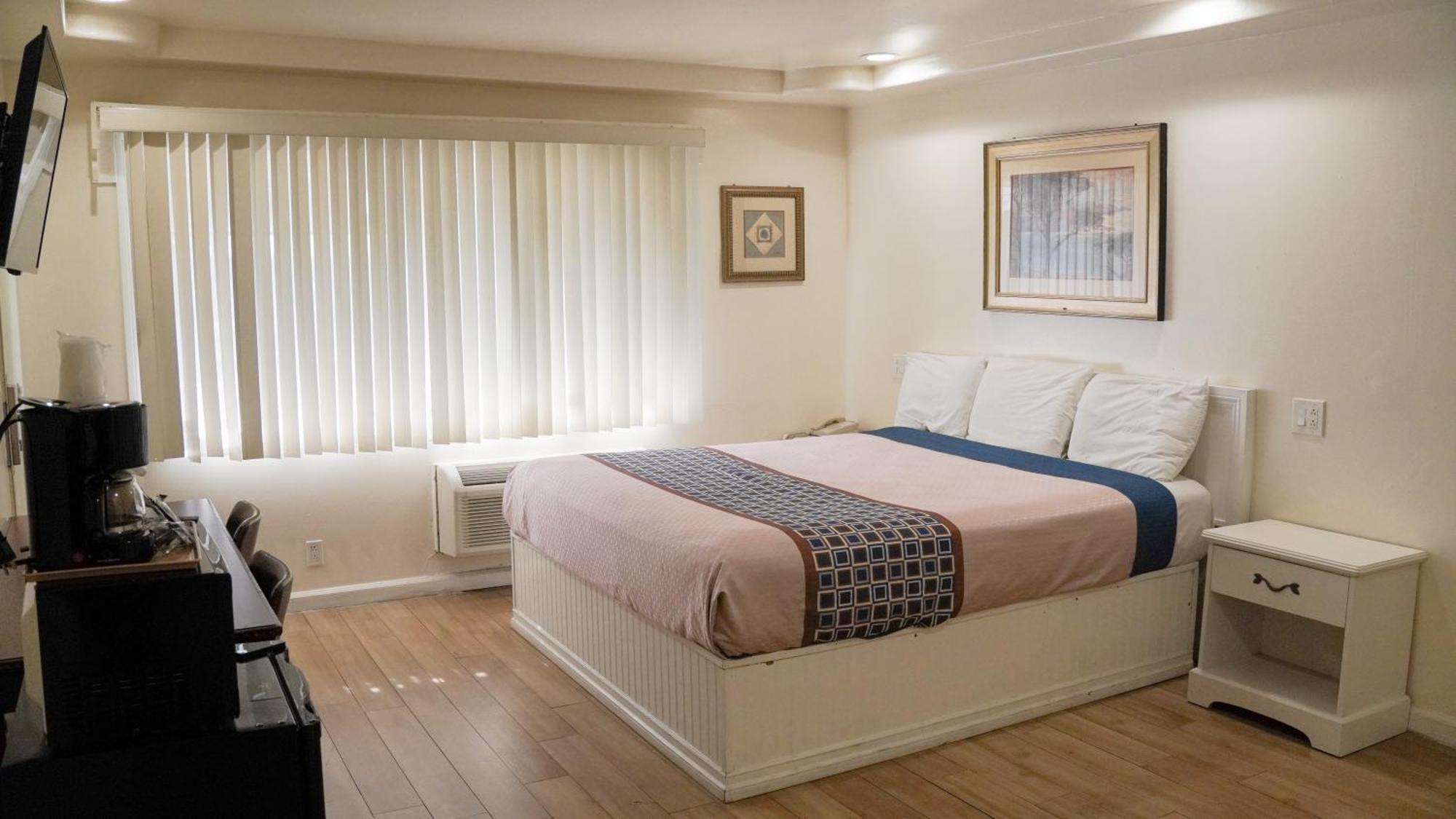 King Room,1673963413:JPEG