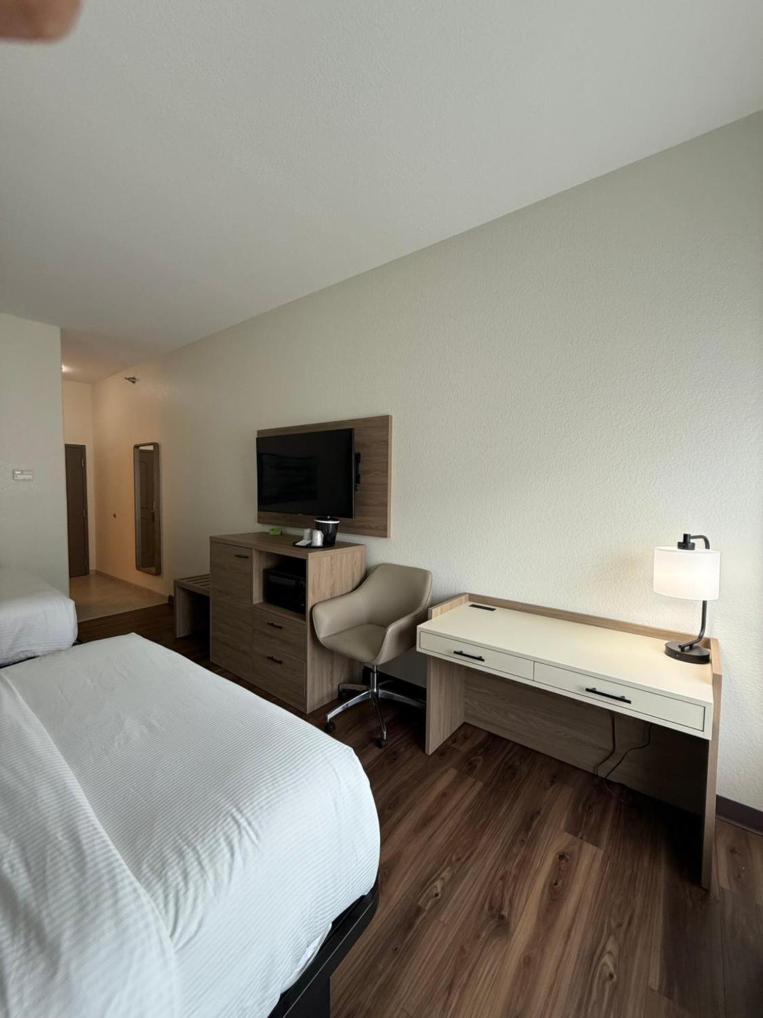 Deluxe Queen Room with Two Queen Beds