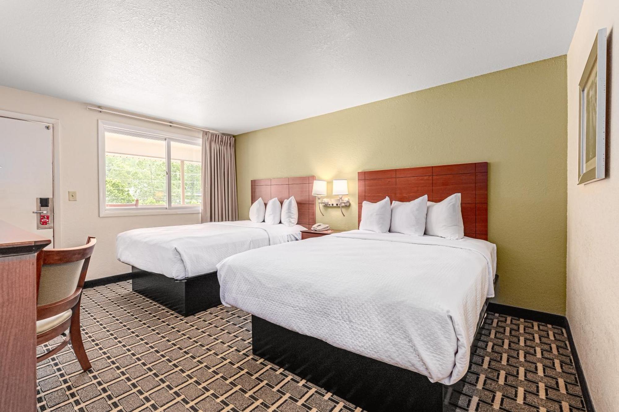 Queen Room with Two Queen Beds - Non-Smoking