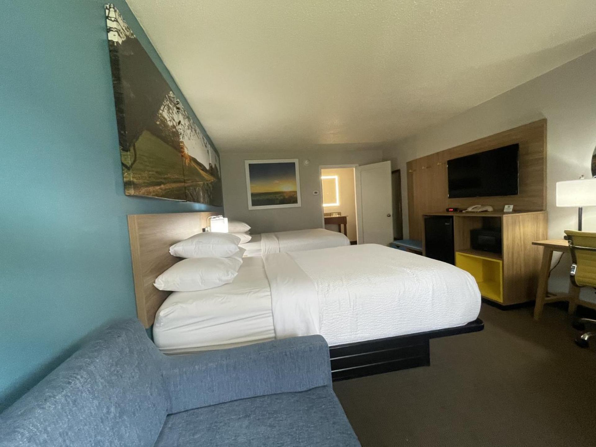 Double Room Two Double Beds Smoking